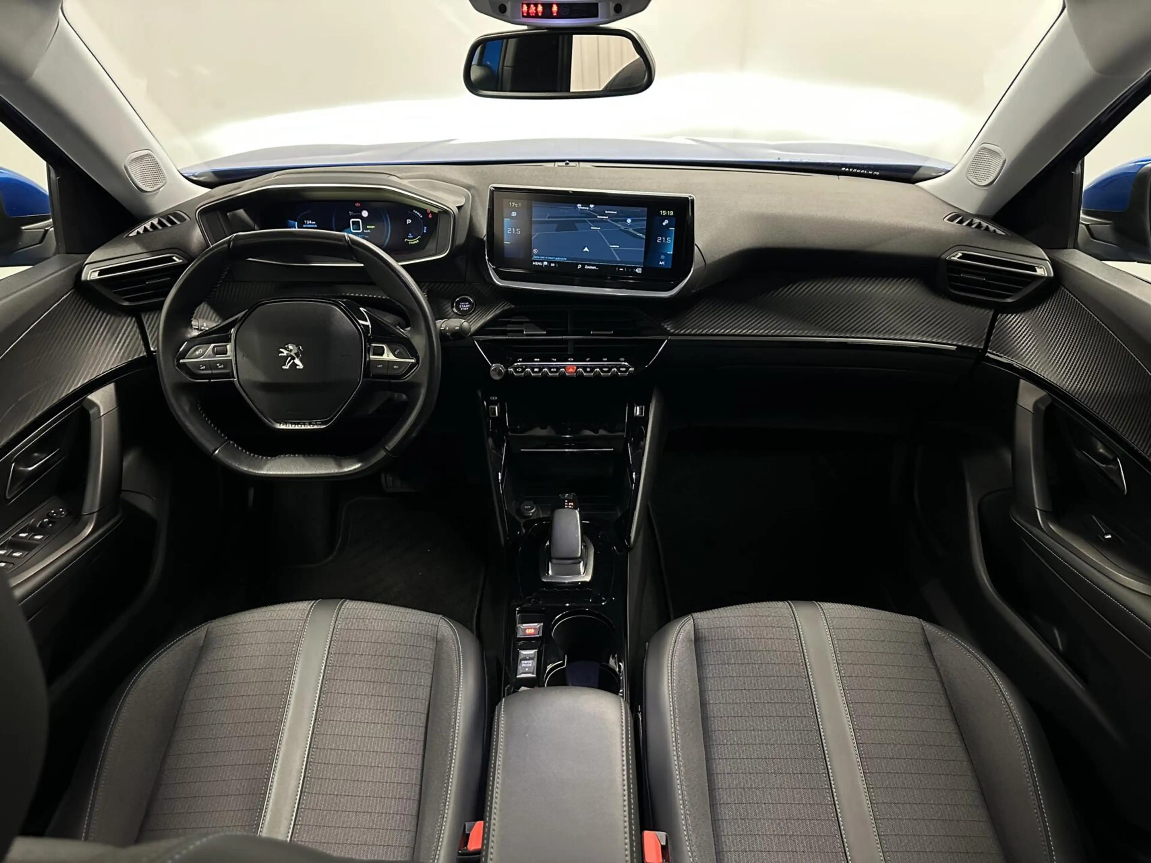 Peugeot e-2008 EV Allure Pack 50 kWh TREKHAAK 360 CAMERA NAVI CAR — photo 2