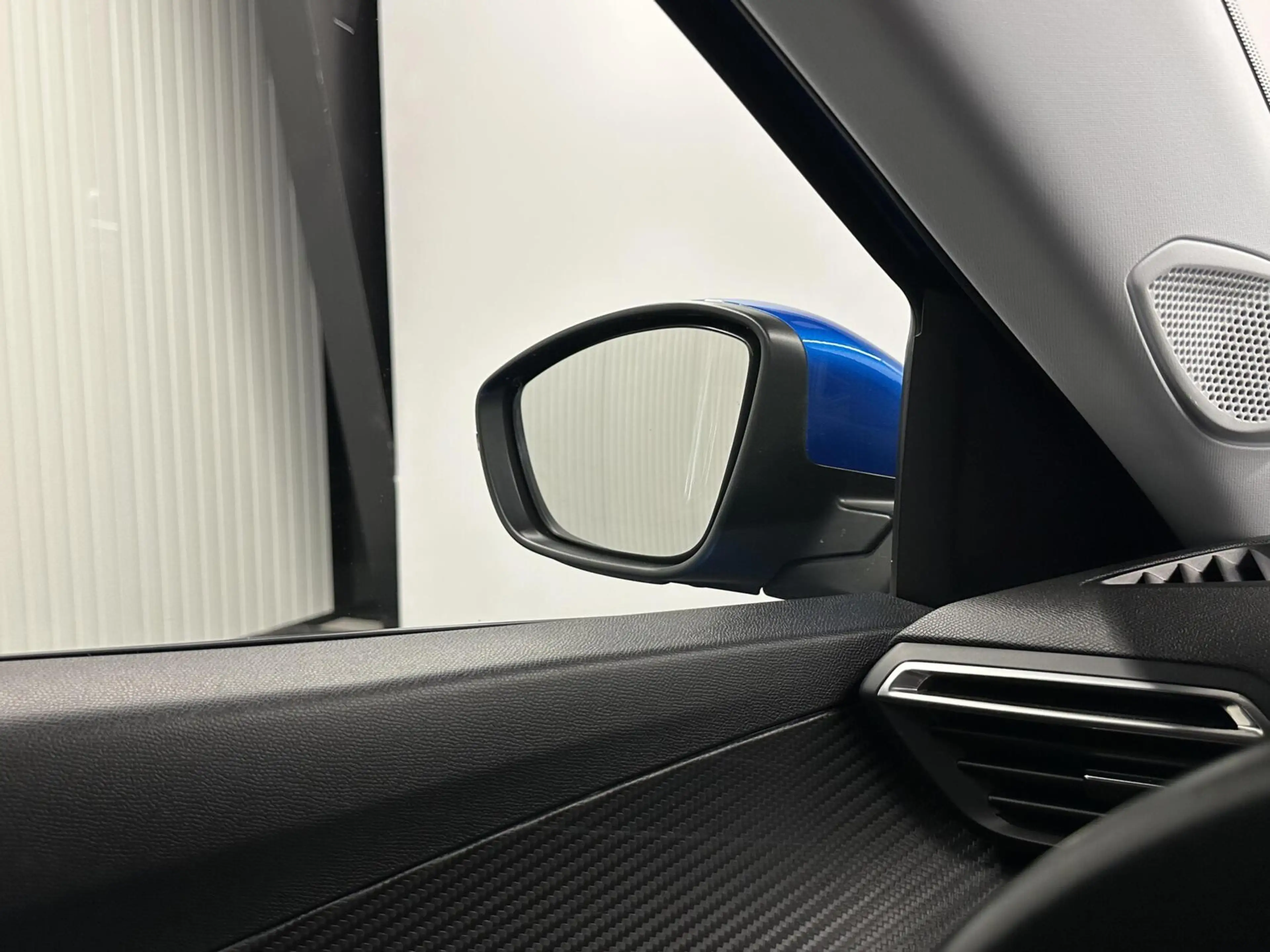 Peugeot e-2008 EV Allure Pack 50 kWh TREKHAAK 360 CAMERA NAVI CAR — photo 15