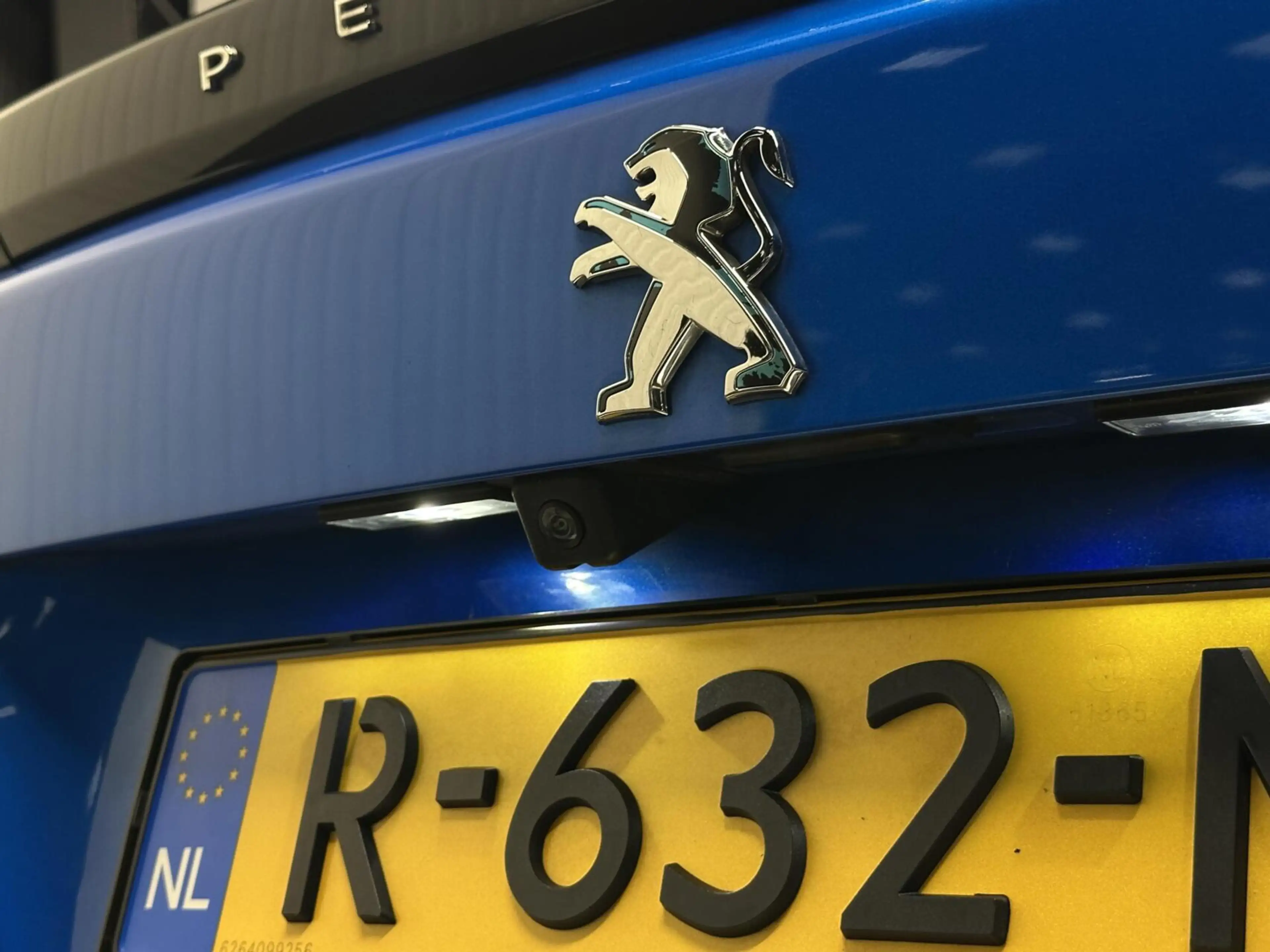 Peugeot e-2008 EV Allure Pack 50 kWh TREKHAAK 360 CAMERA NAVI CAR — photo 11