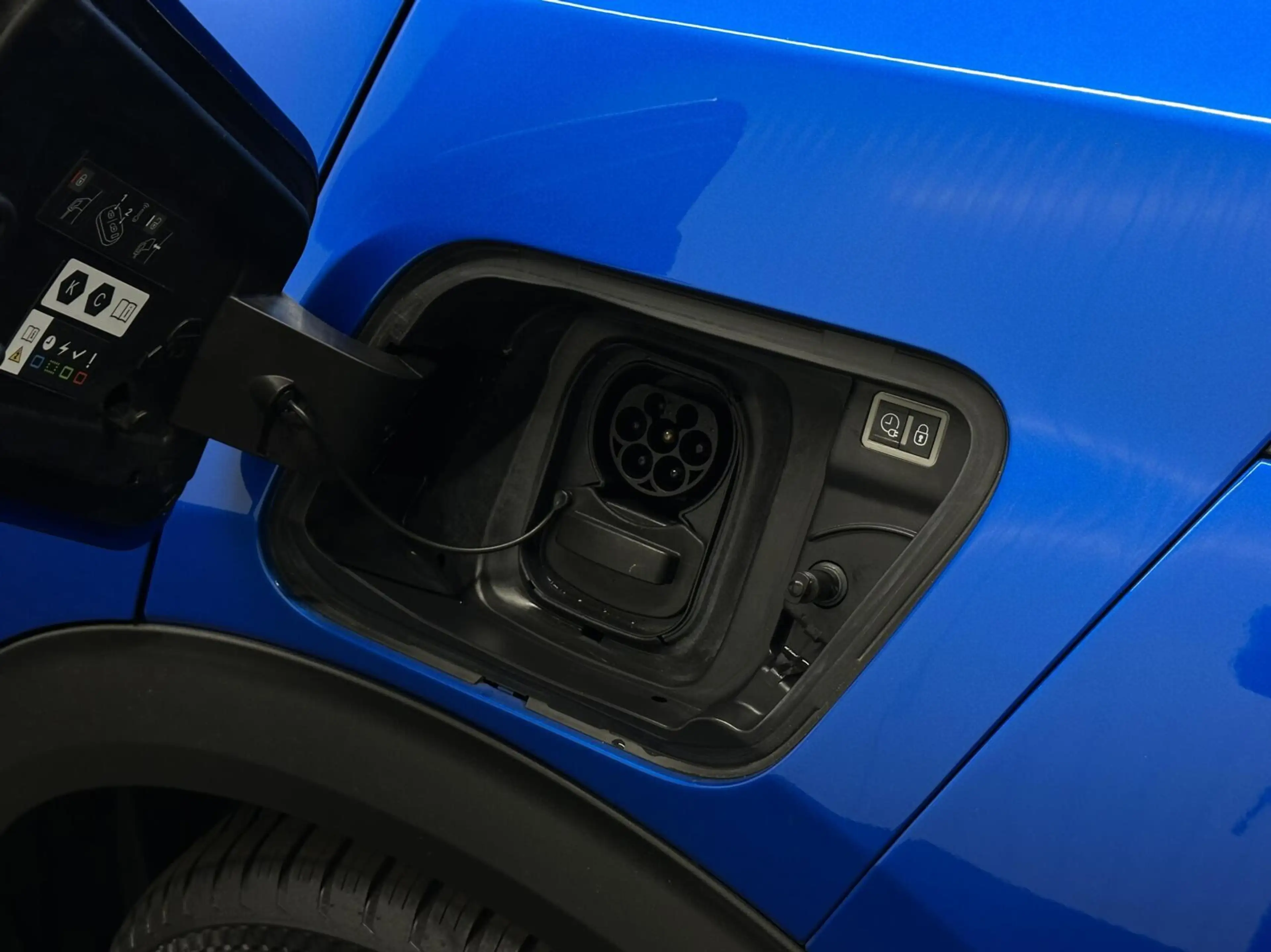 Peugeot e-2008 EV Allure Pack 50 kWh TREKHAAK 360 CAMERA NAVI CAR — photo 12