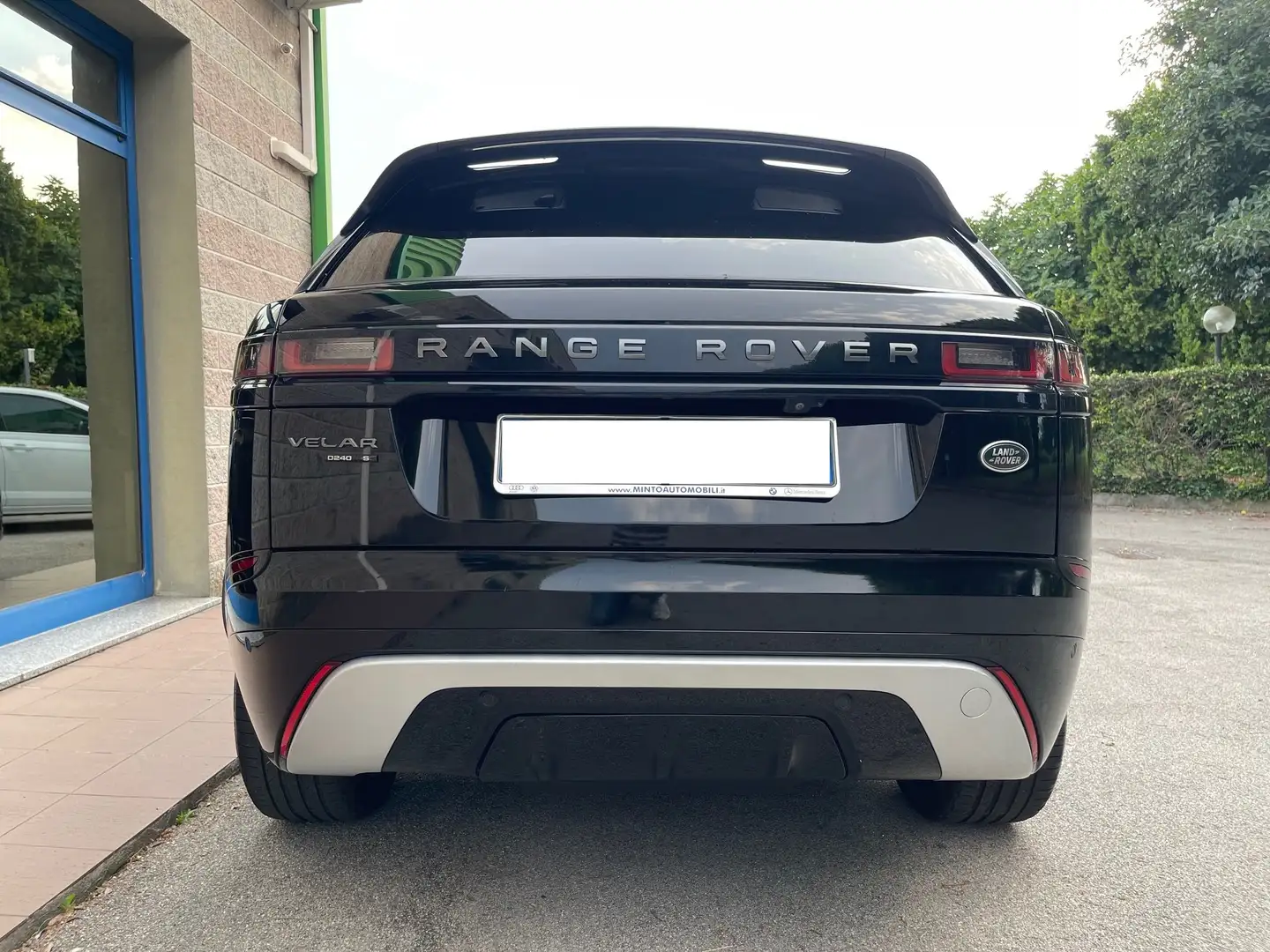 Land Rover Range Rover Velar 2.0D I4 240CV R-DYNAMIC 4WD CERCHI DA 20" Negru - 2