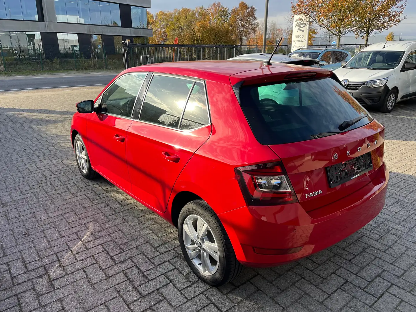 Skoda Fabia CAR-PLAY AIRCO CRUISE PDC EURO 6 D LEZ-ONBEPERKT Rot - 2