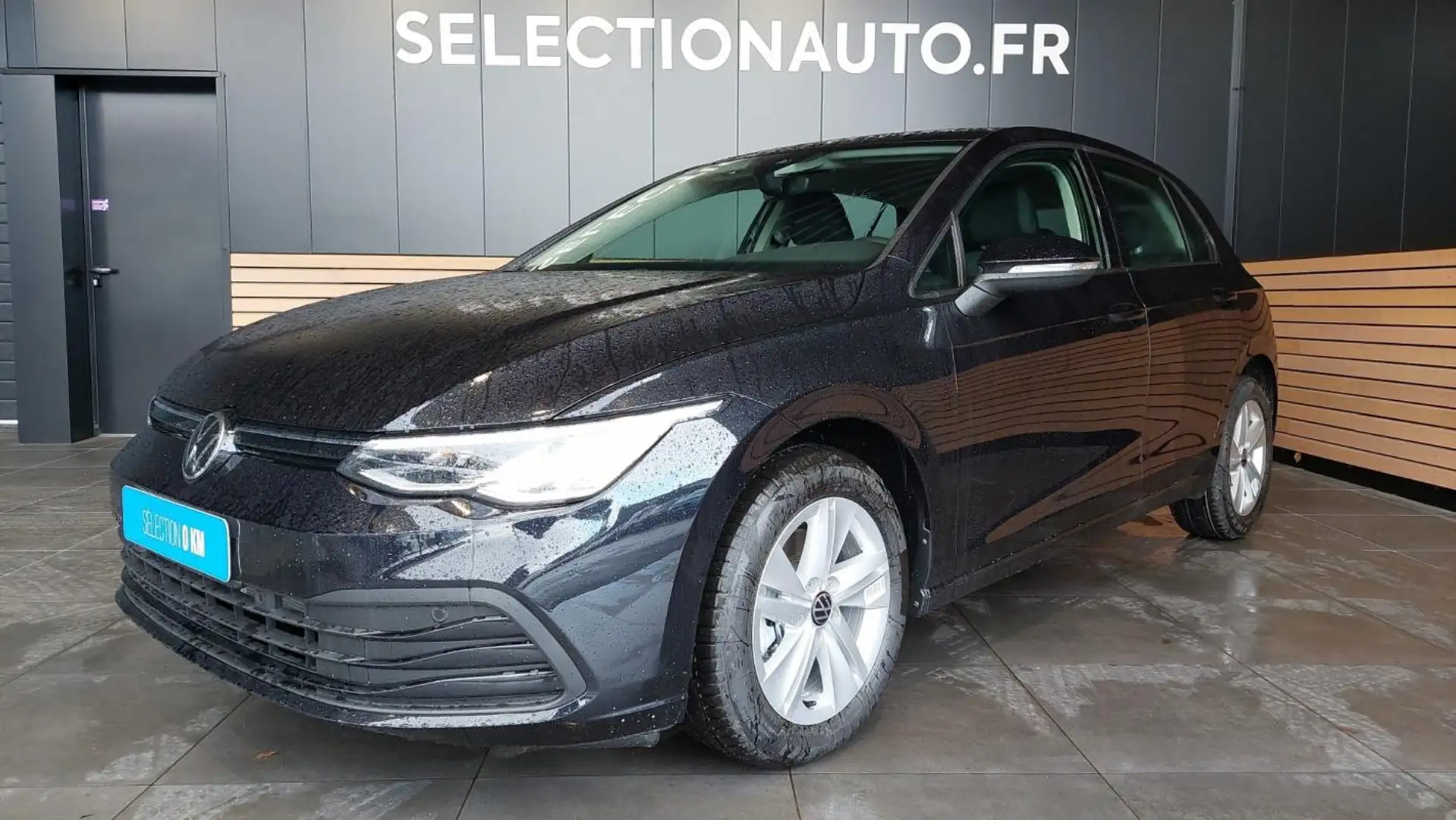 Volkswagen Golf VIII 1.5 TSI ACT OPF 130 BVM6 Life Busi Noir - 1