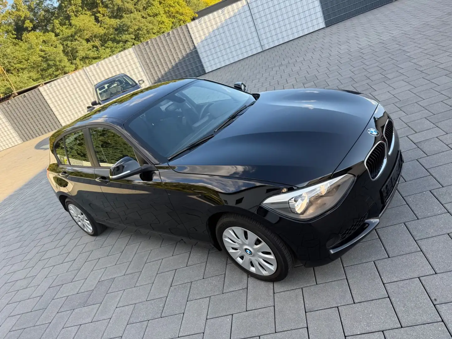 BMW 114 Baureihe 1 Lim. 5-trg. 114 i.Neue steuerkette. Schwarz - 2