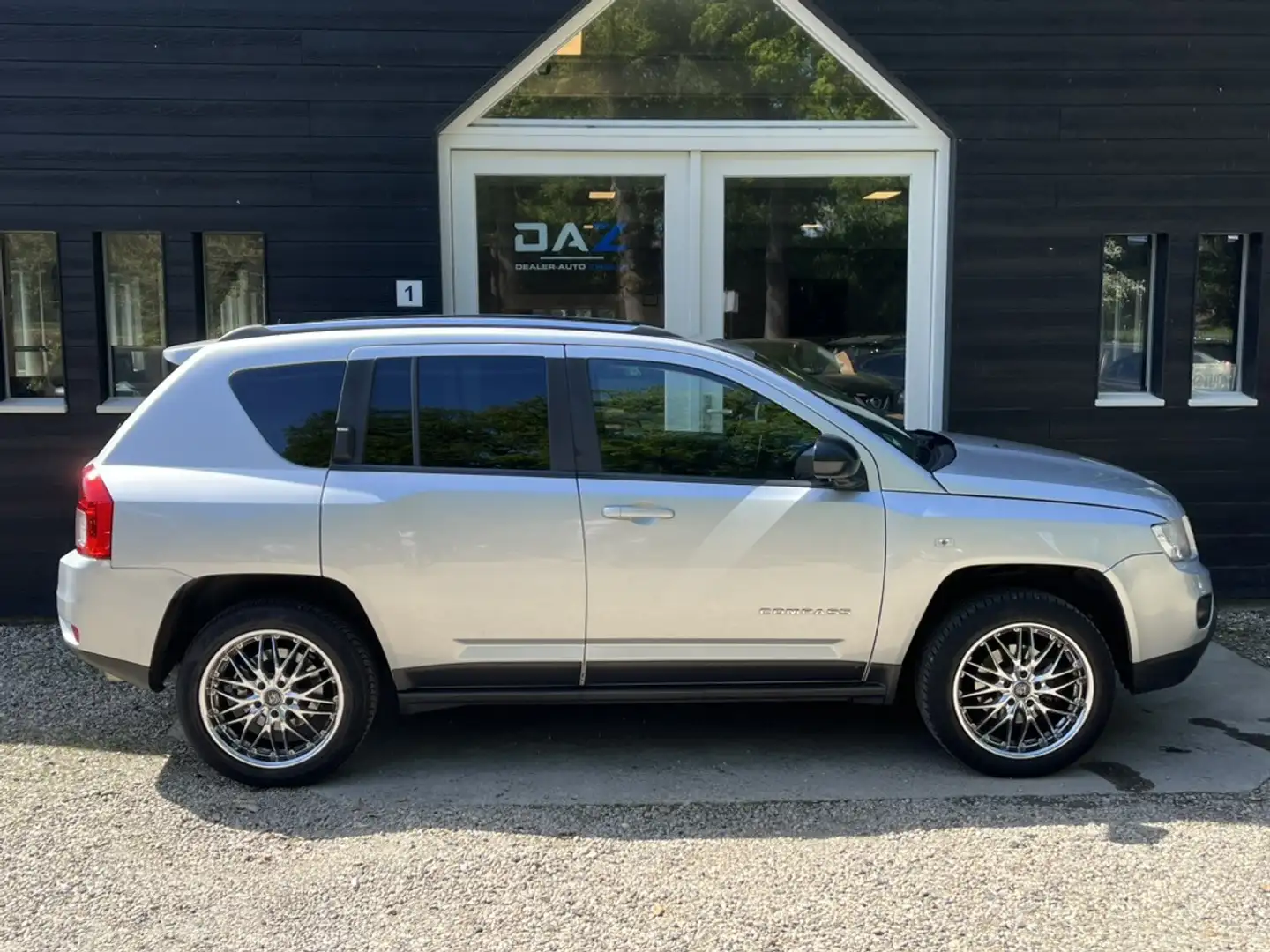 Jeep Compass 2.4 70th Anniversary 4WD Aut/Ecc/Leer/Navi/Lm Gri - 2