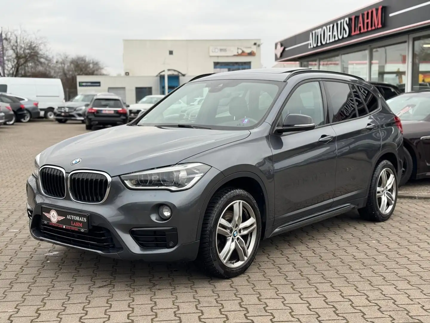 BMW X1 xDrive 20d"M-Sport-Line"PANO*AMBIENTE*HEAD-UP Grau - 2