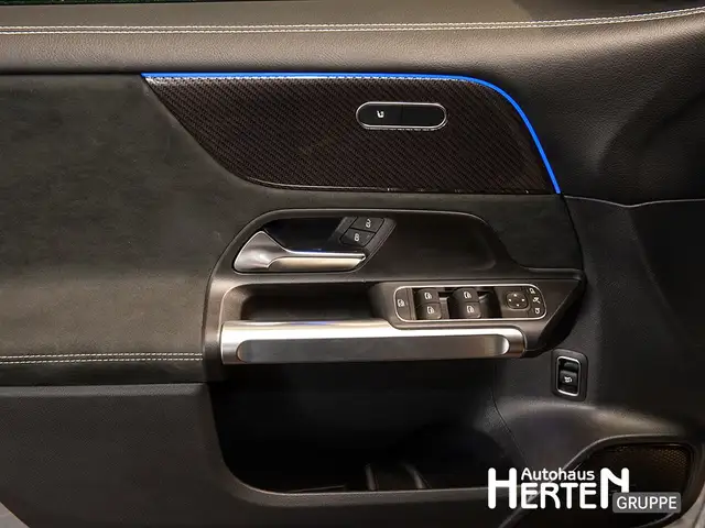 Mercedes-Benz GLB Class view 9
