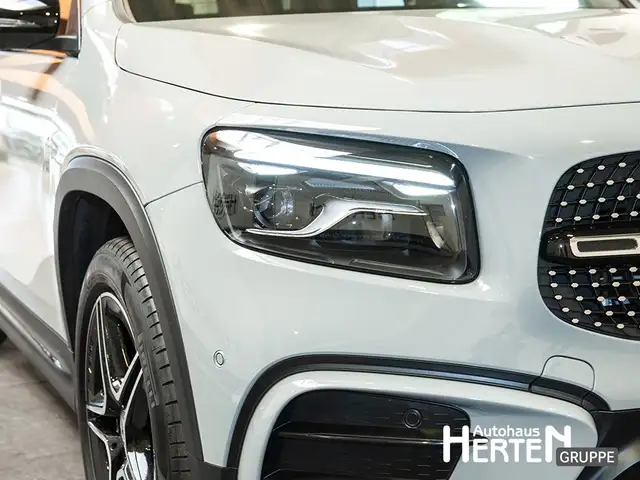 Mercedes-Benz GLB Class view 12