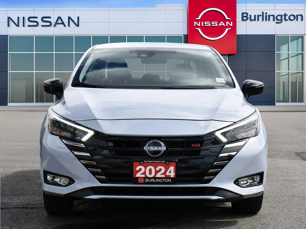 Nissan Versa снимка Nissan Versa