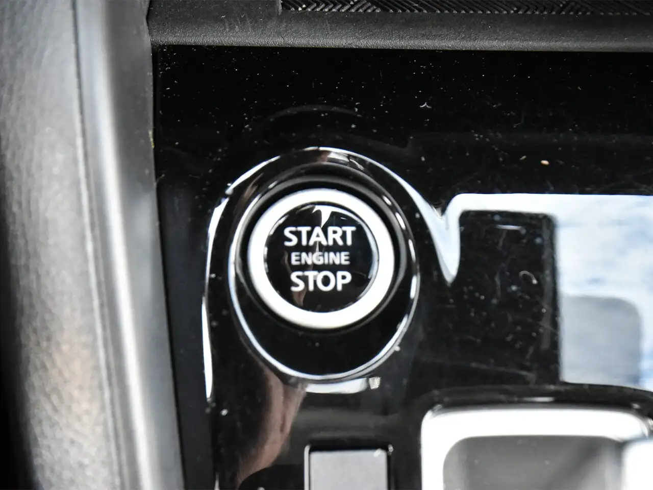 Nissan Versa снимка Nissan Versa