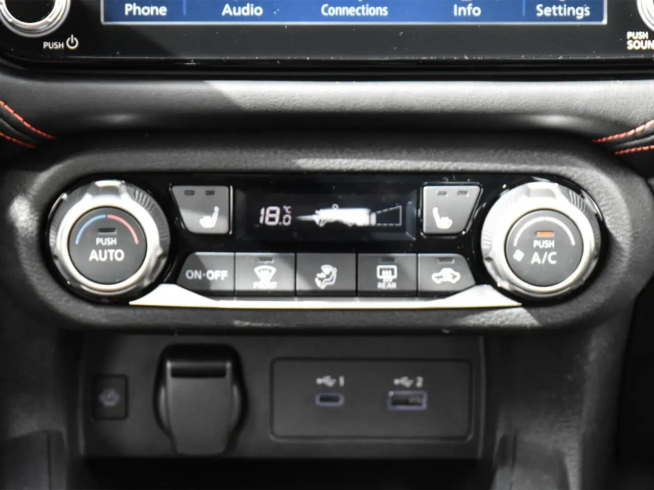 Nissan Versa снимка Nissan Versa
