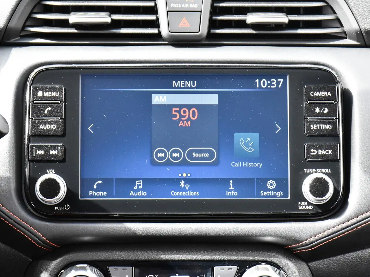 Nissan Versa снимка Nissan Versa