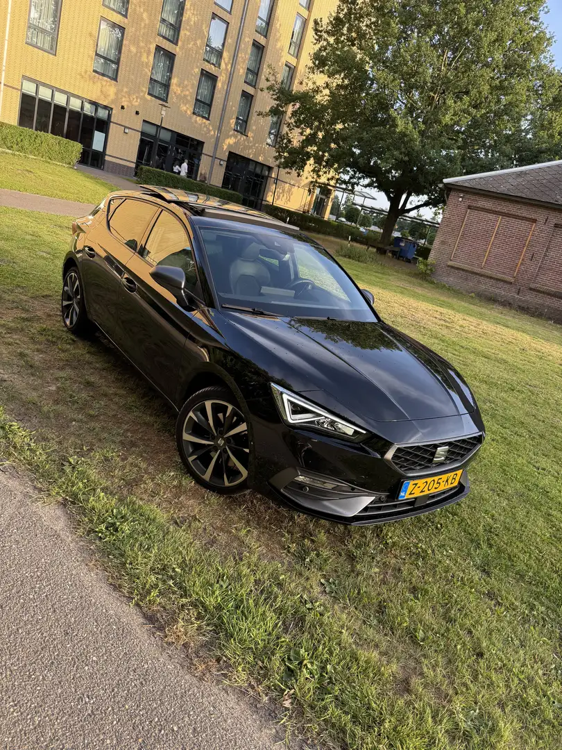 SEAT Leon 1.4 TSI eHy. PHEV FR Zwart - 1