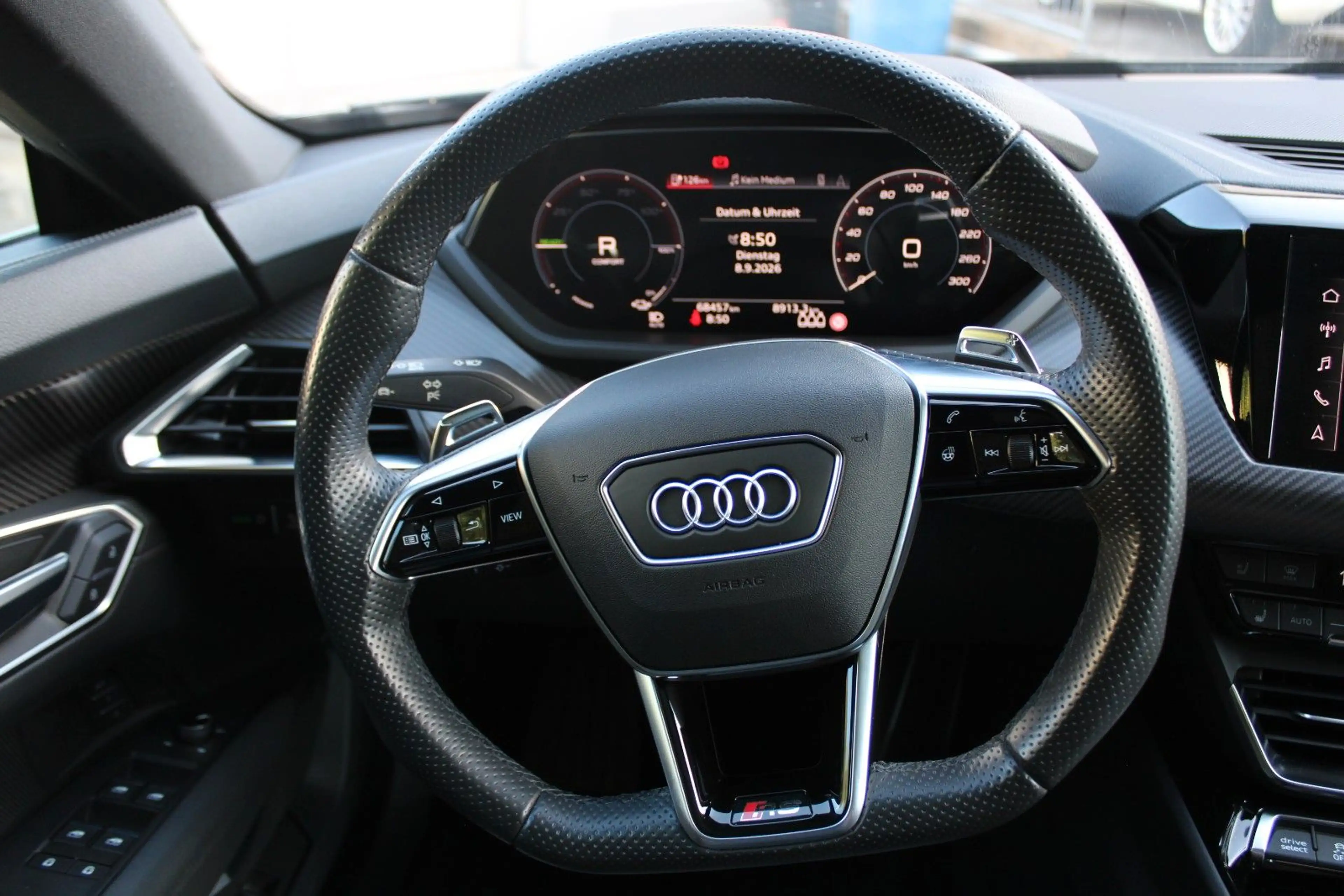 Audi e-tron GT RS quattro — photo 14