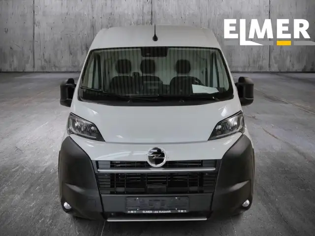Opel Movano view 2