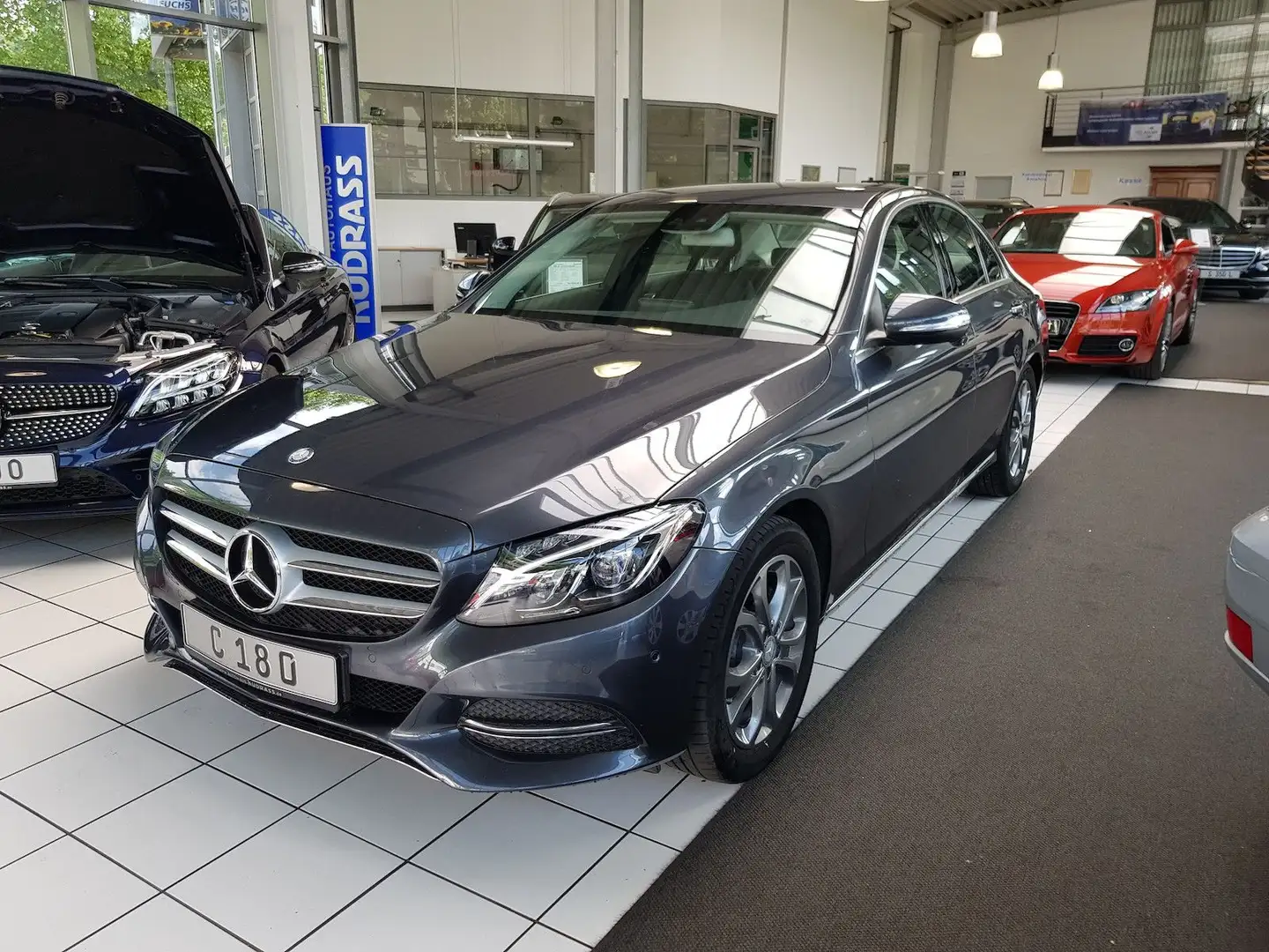 Mercedes-Benz C 180 AVANTGARDE LED NAVI TOTWINKEL SPUR Grijs - 1