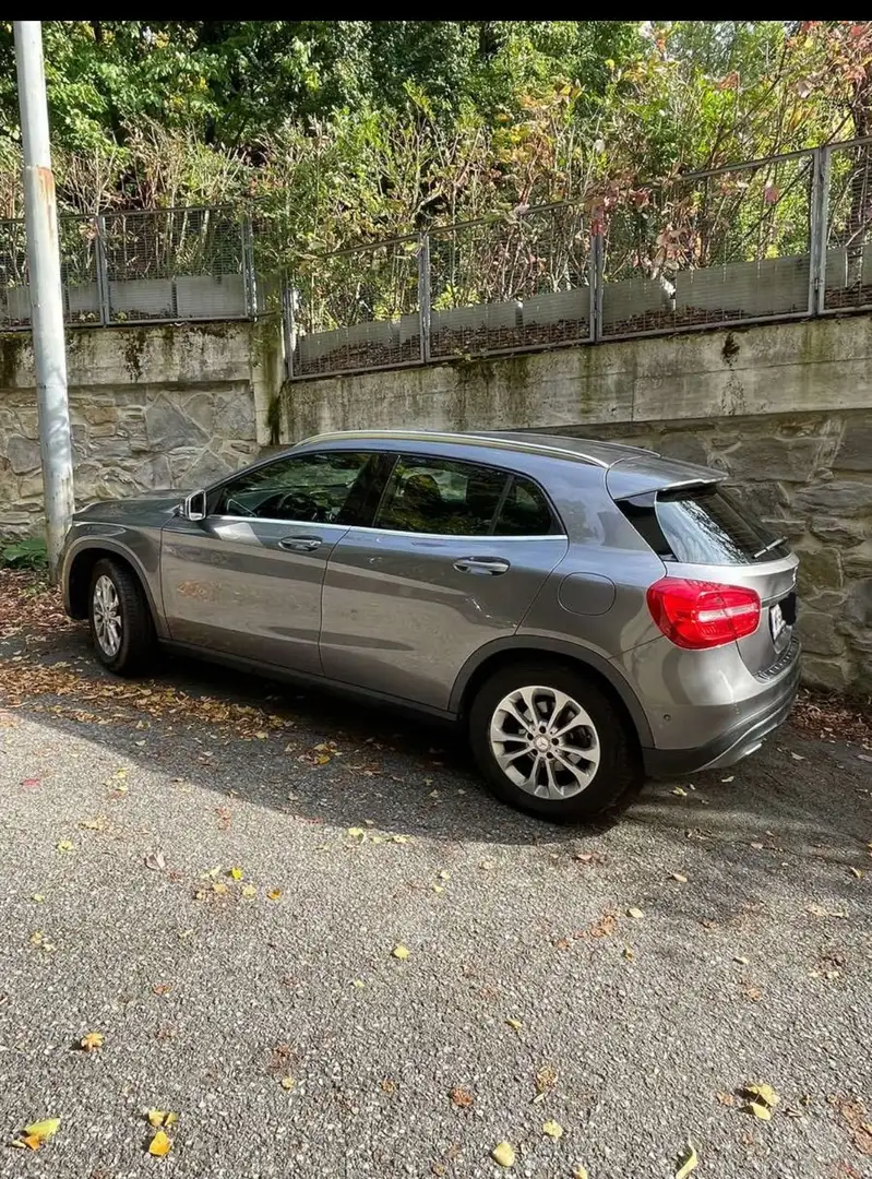 Mercedes-Benz GLA 200 - 2