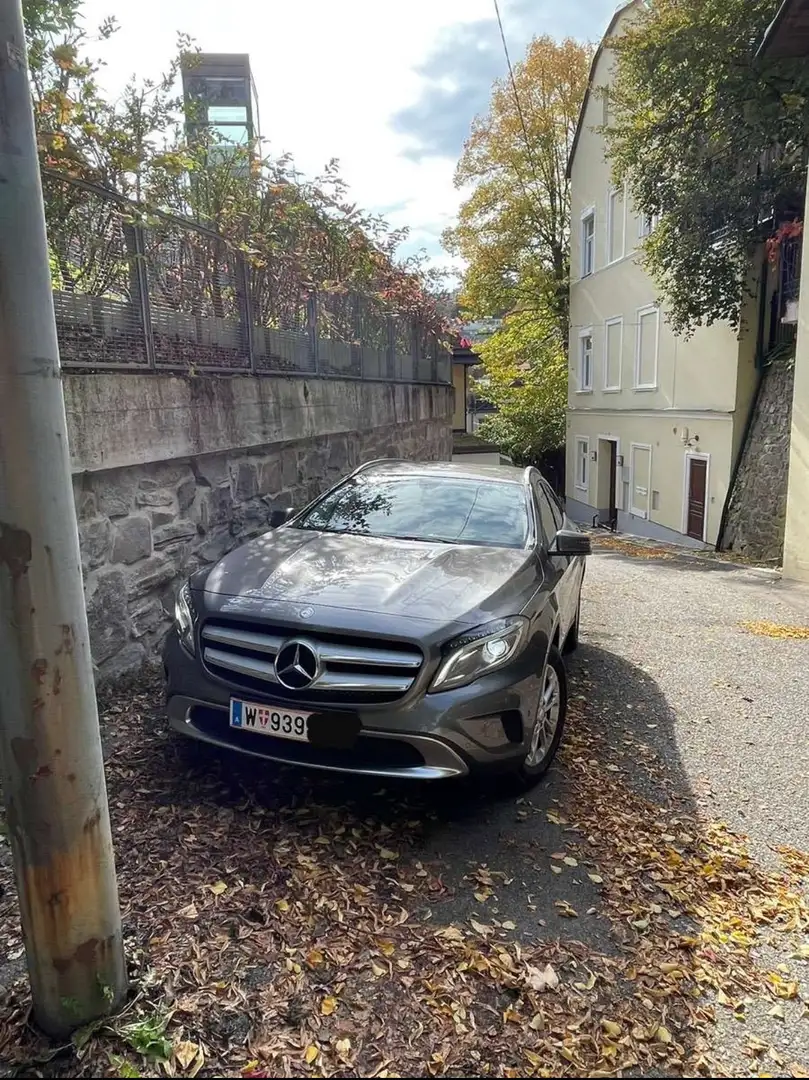 Mercedes-Benz GLA 200 - 1