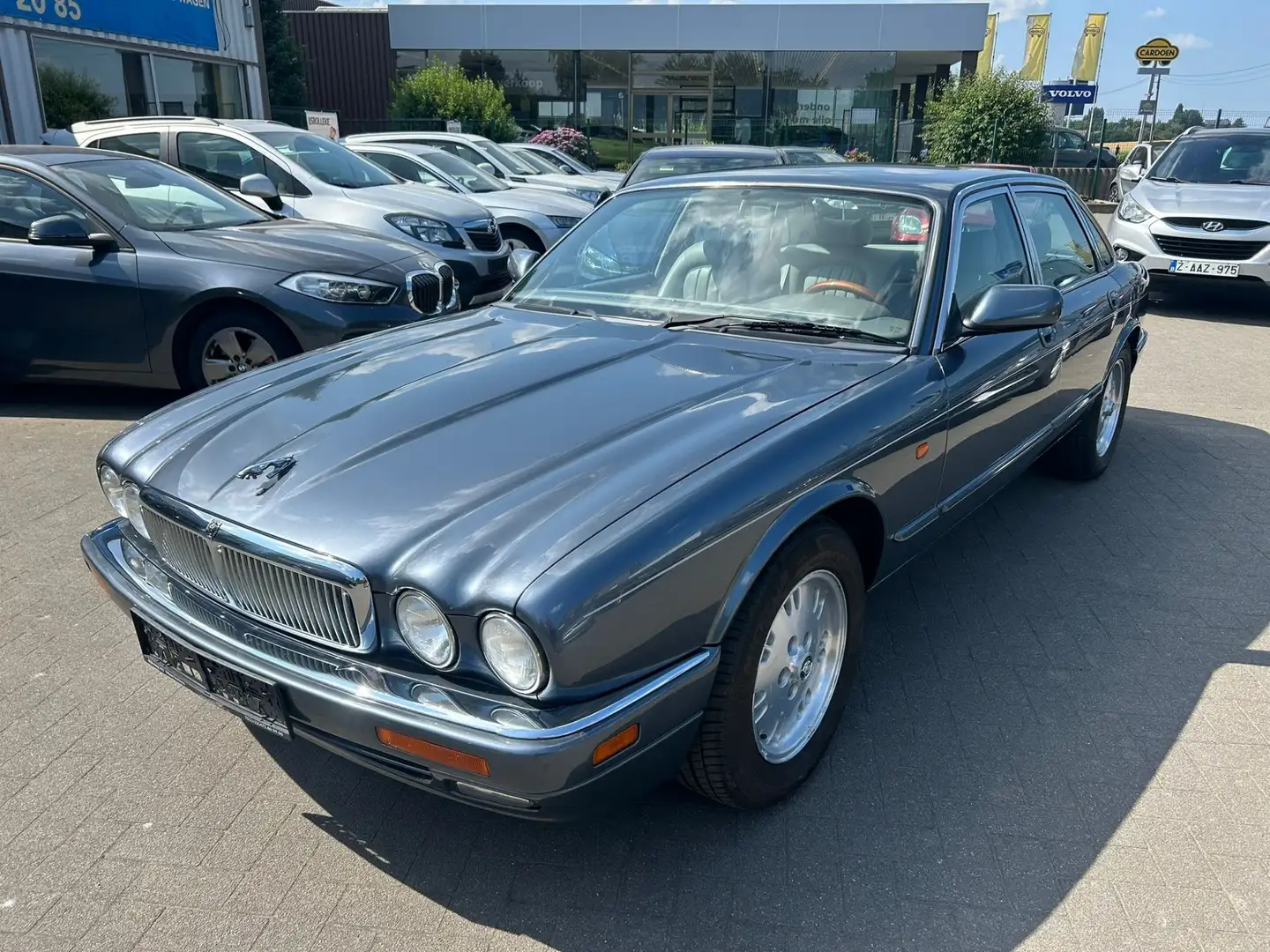 Jaguar Sovereign 3.2i / OLDTIMER Grey - 1