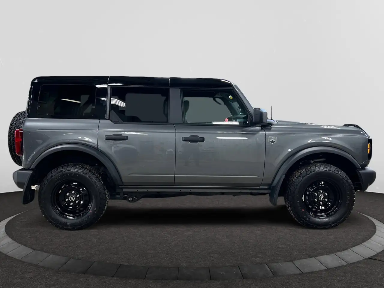Ford Bronco снимка Ford Bronco