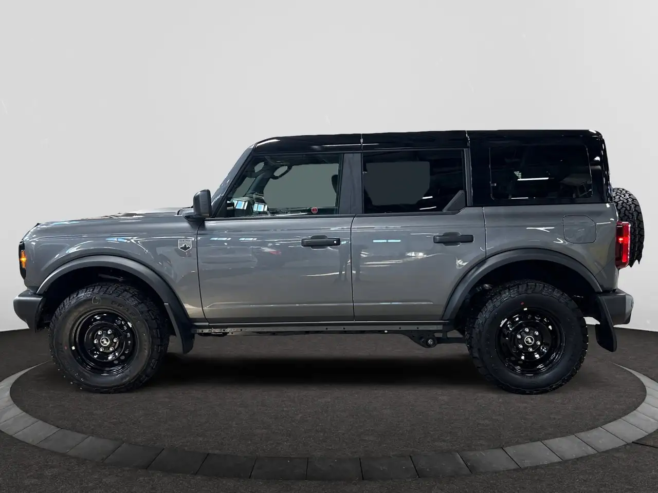 Ford Bronco снимка Ford Bronco