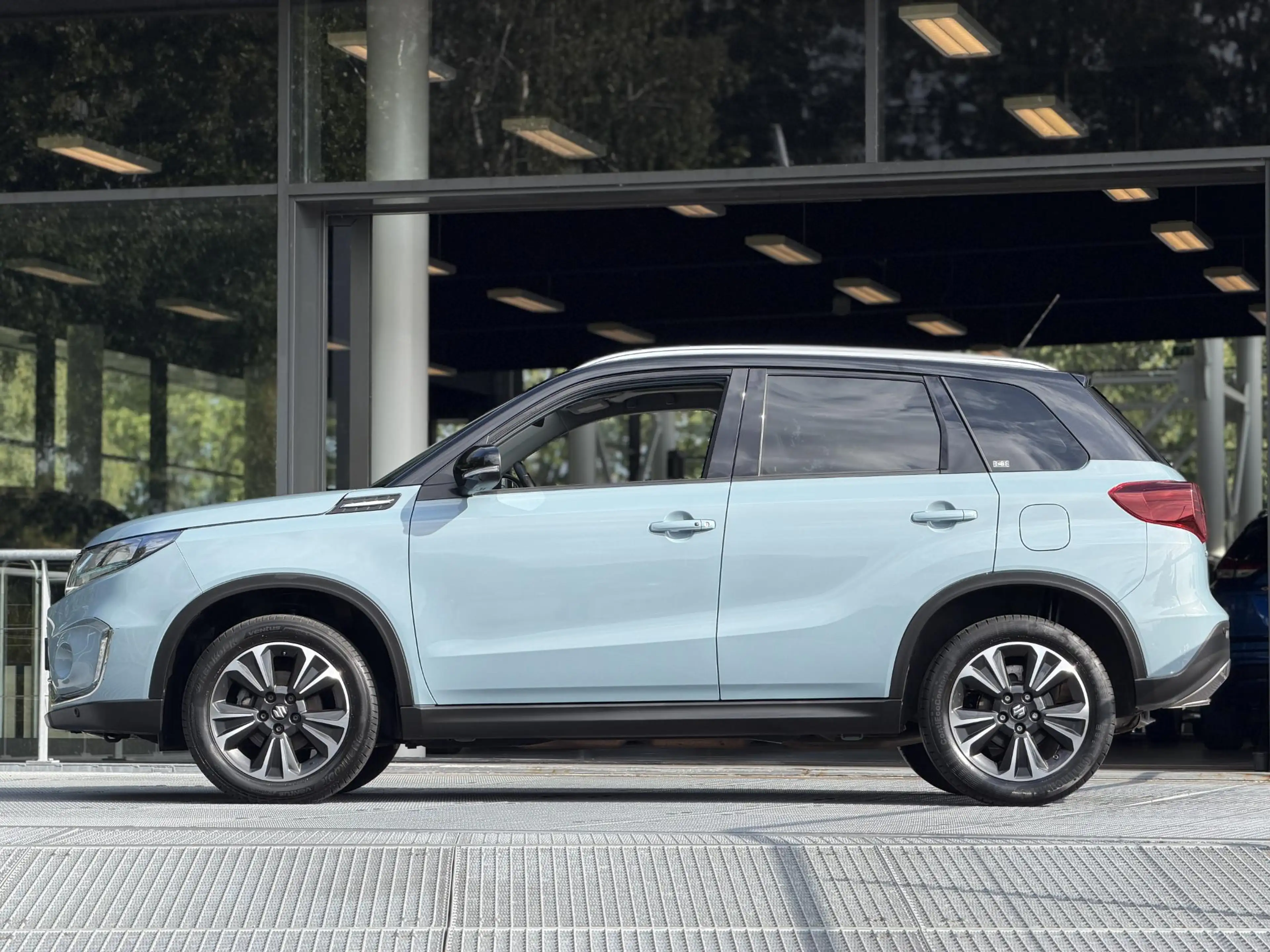 Suzuki Vitara 1.4 Boosterjet Style Smart Hybrid 129PK | Panorama — photo 18