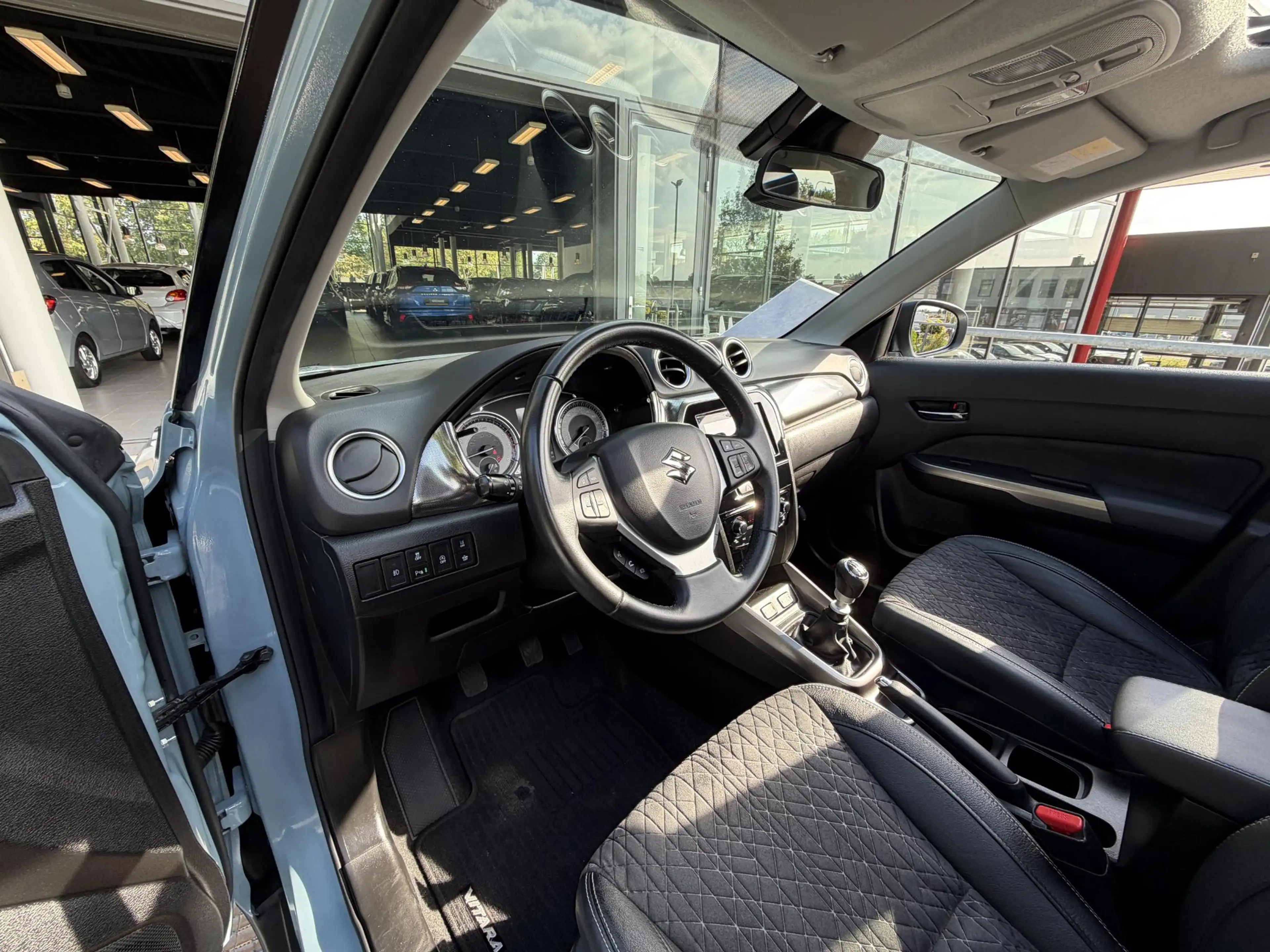 Suzuki Vitara 1.4 Boosterjet Style Smart Hybrid 129PK | Panorama — photo 31