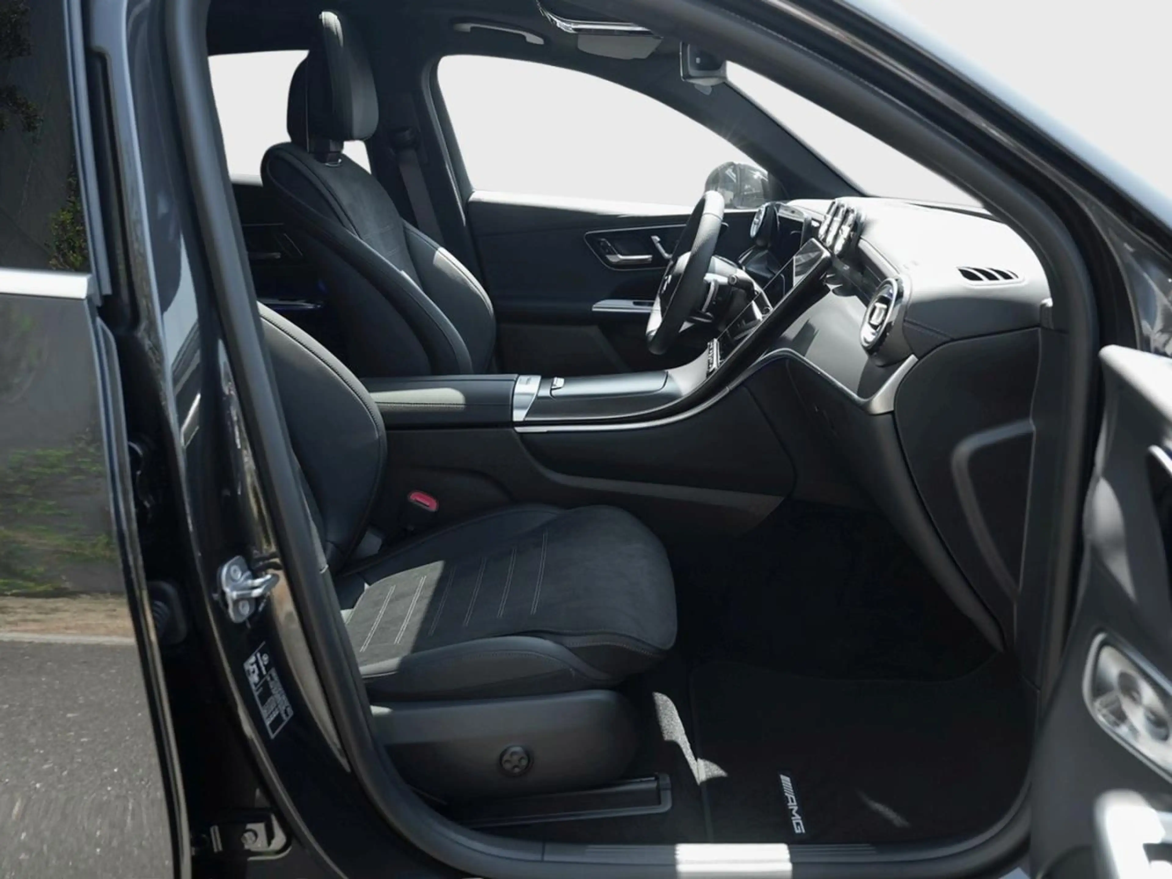 Mercedes-Benz GLC 220 d 4MATIC Coupé AMG Panorama Distronic — photo 9