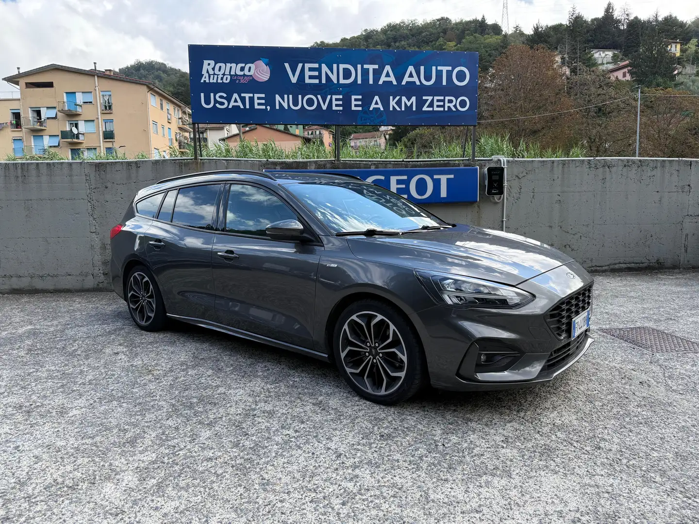 Ford Focus Focus SW 1.5 ecoboost ST-Line Co-pilot s Grau - 1