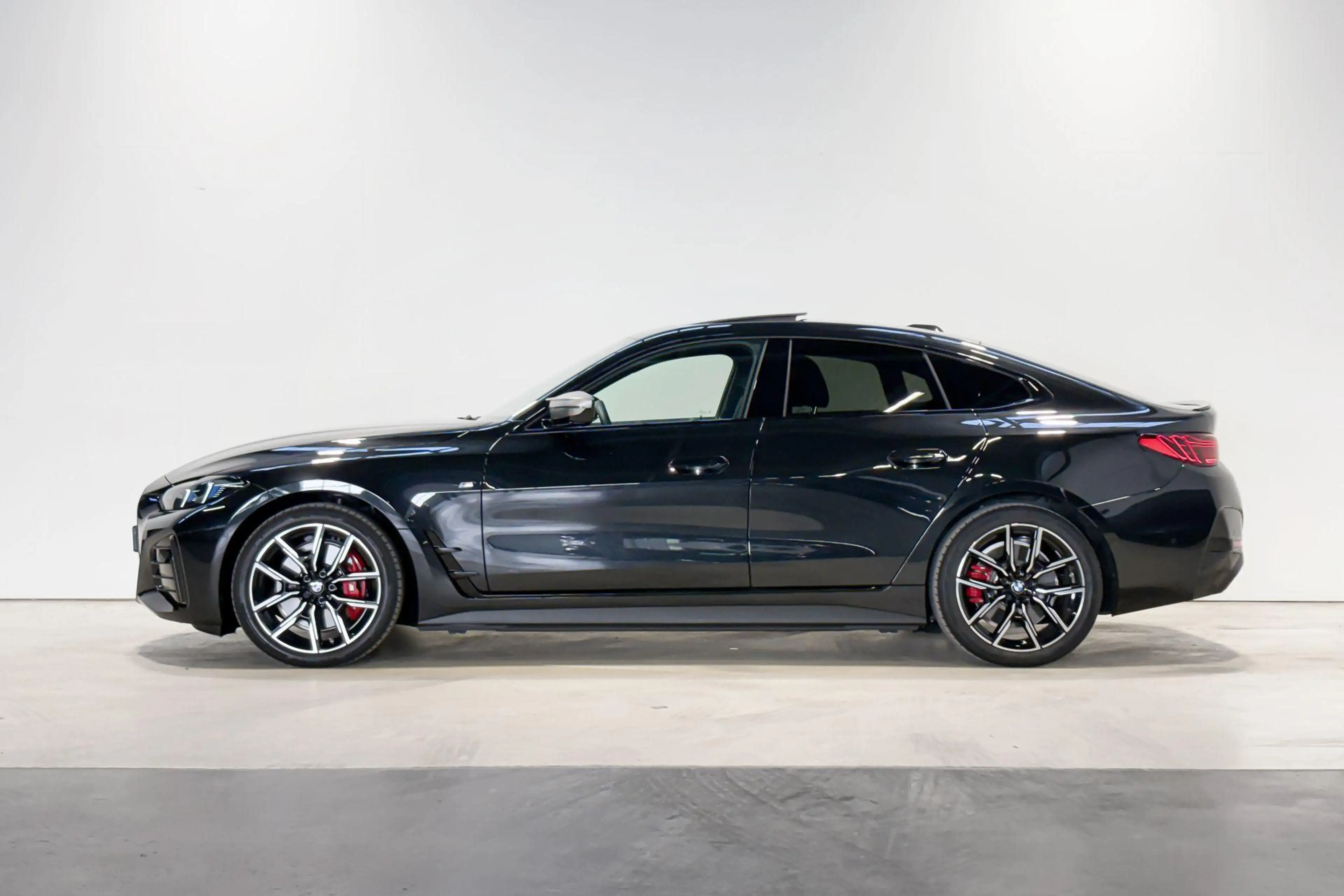 BMW i4 eDrive35 M Sport Edition M Sportpakket Pro — photo 2