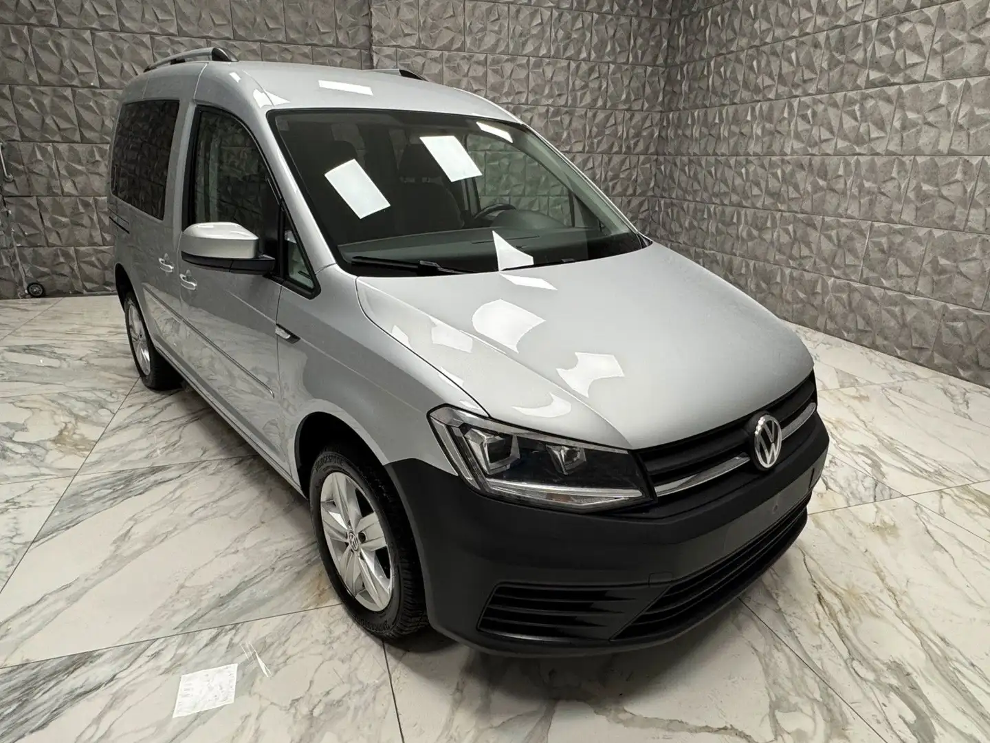 Volkswagen Caddy Kombi Austria 2,0 TDI 4MOTION Silber - 1