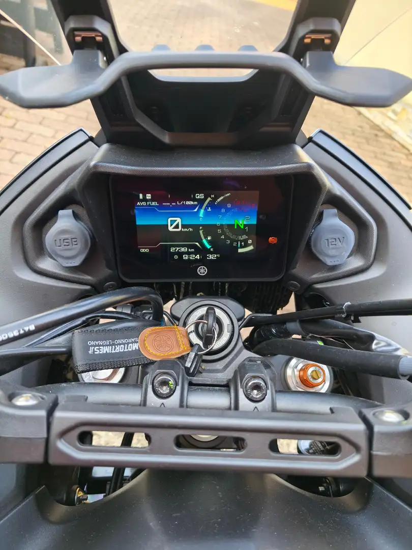Yamaha Tracer 7 Optional Quick shifter sella confort. Bauletto Ezüst - 1