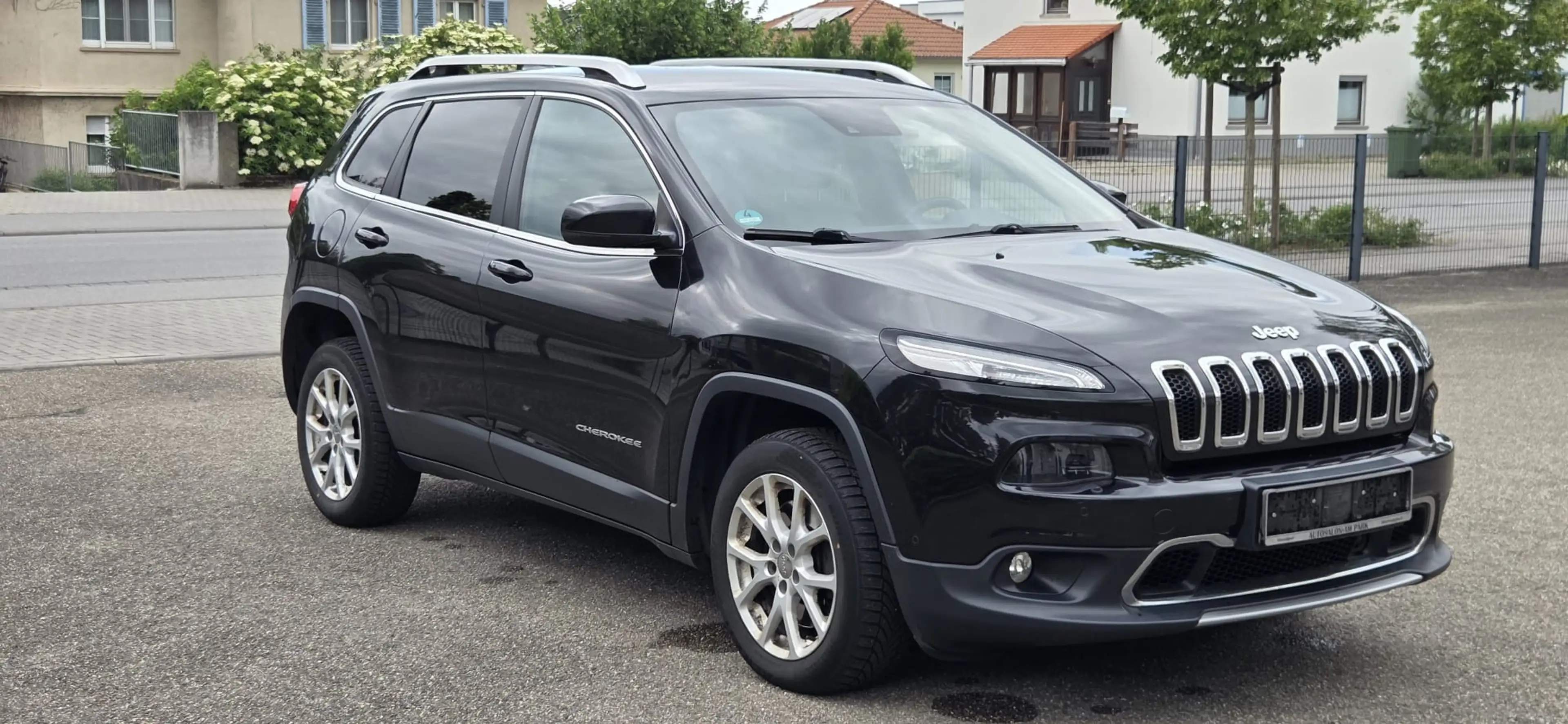 Jeep Cherokee Limited 4WD — photo 3
