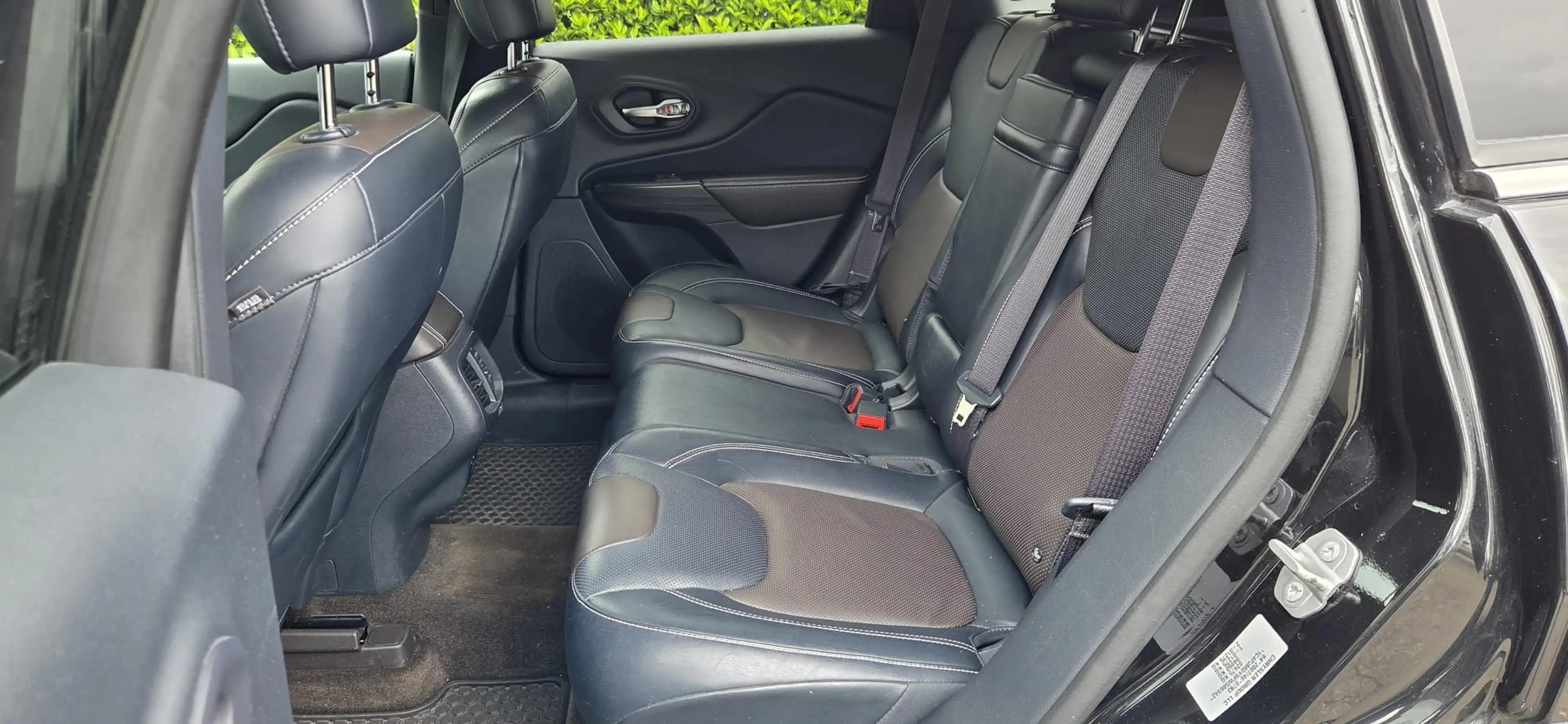 Jeep Cherokee Limited 4WD — photo 15