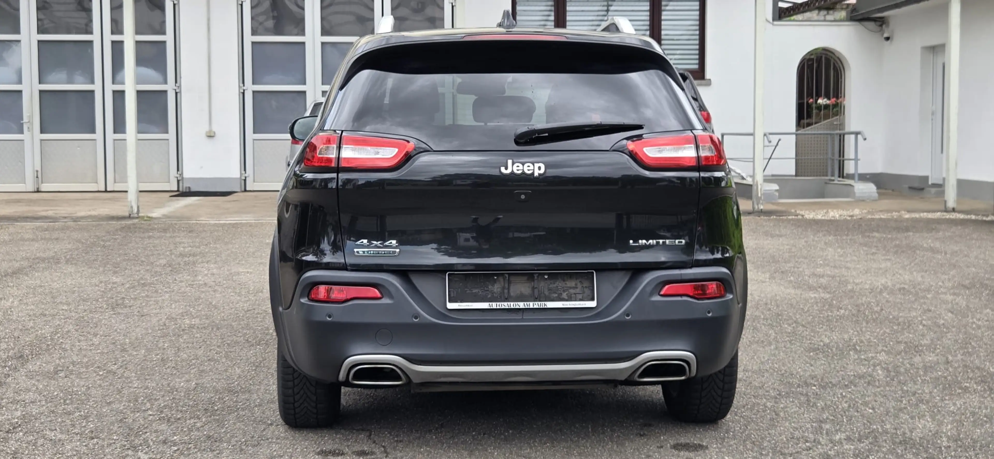 Jeep Cherokee Limited 4WD — photo 6