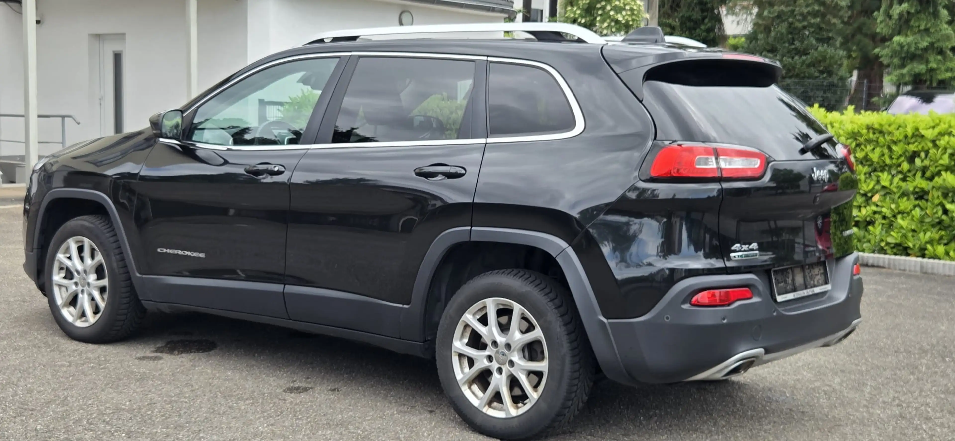 Jeep Cherokee Limited 4WD — photo 7