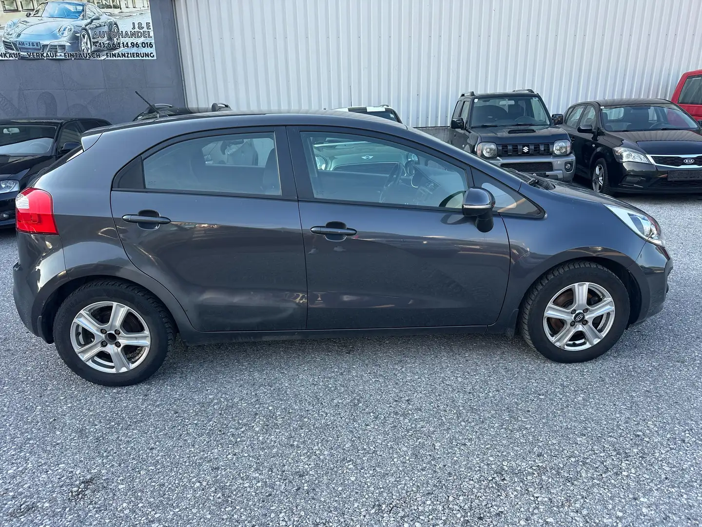 Kia Rio 1.2 Benzin Grau - 2