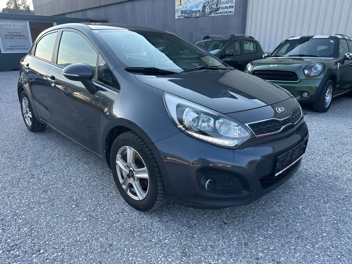 Kia Rio 1.2 Benzin Grau - 1