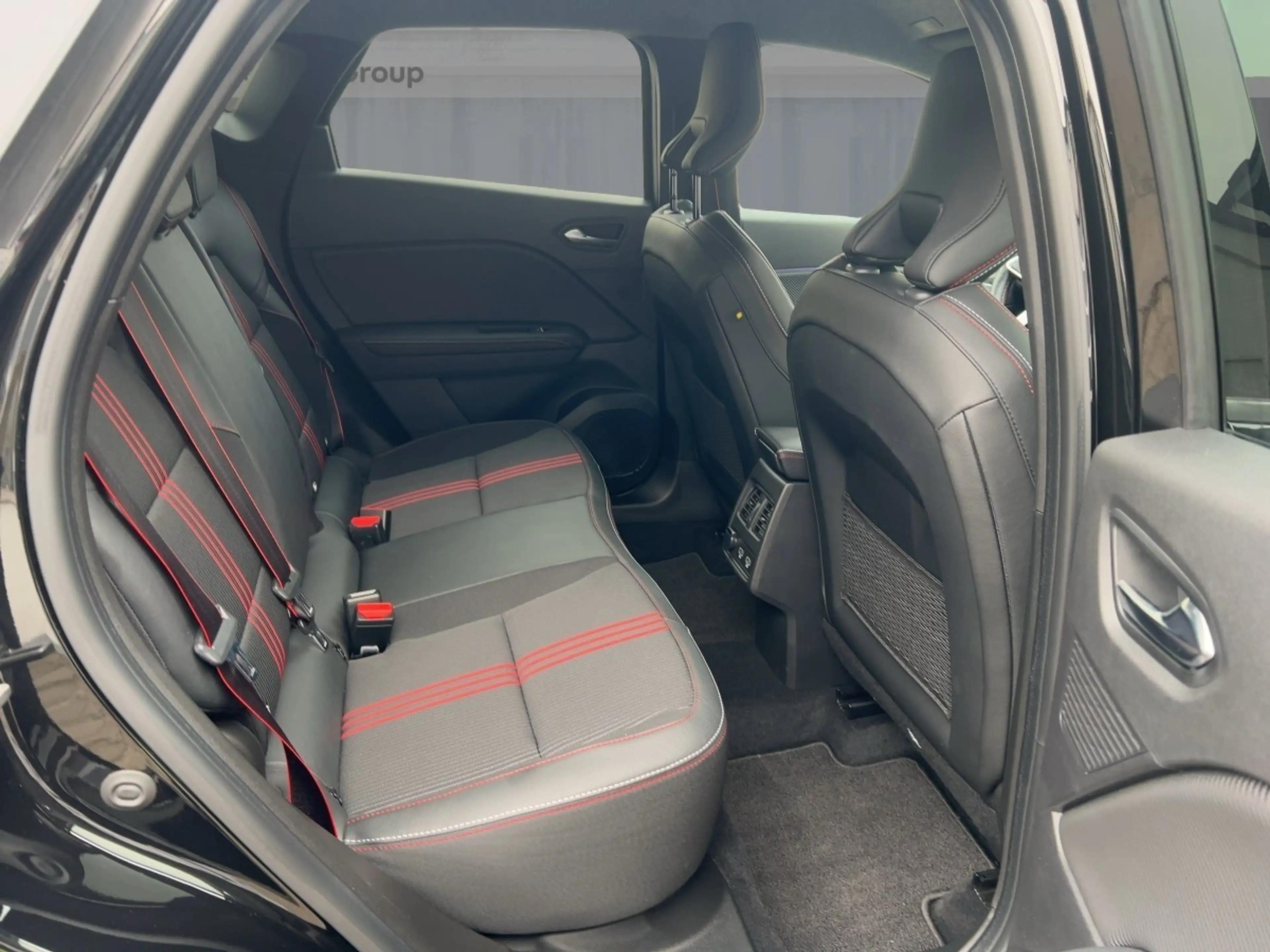 Renault Captur 1.3 TCe 160 R.S. LINE . — photo 9