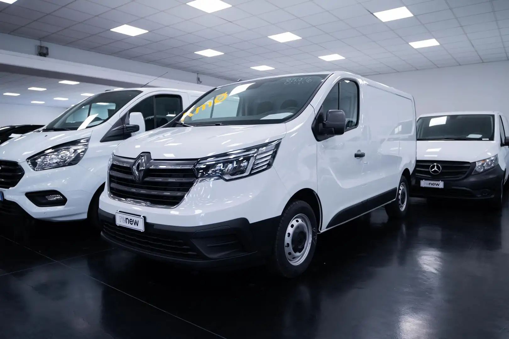 Renault Trafic IV 27 2022 T27 2.0 dci 110cv L1H1 Ice Bianco - 1