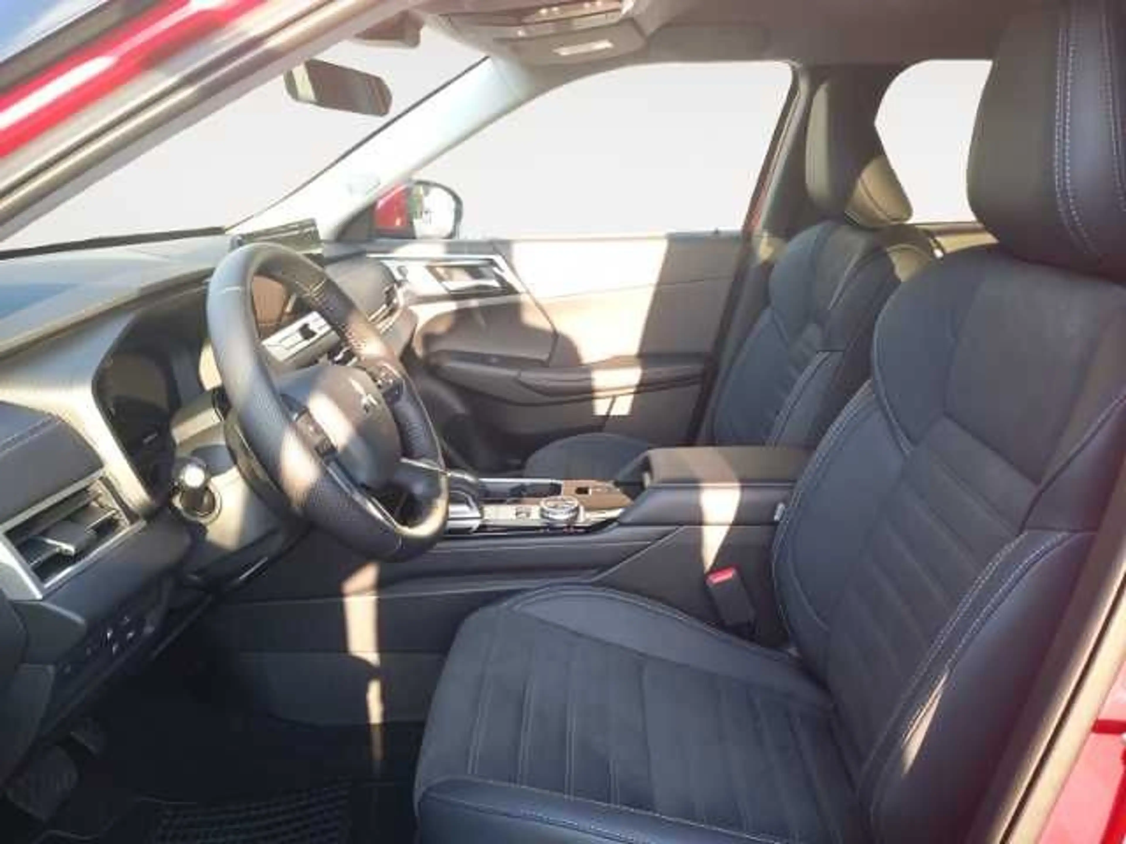 Mitsubishi Outlander 2.4L PHEV Diamant PLUS *STANDHEIZUNG* — photo 9