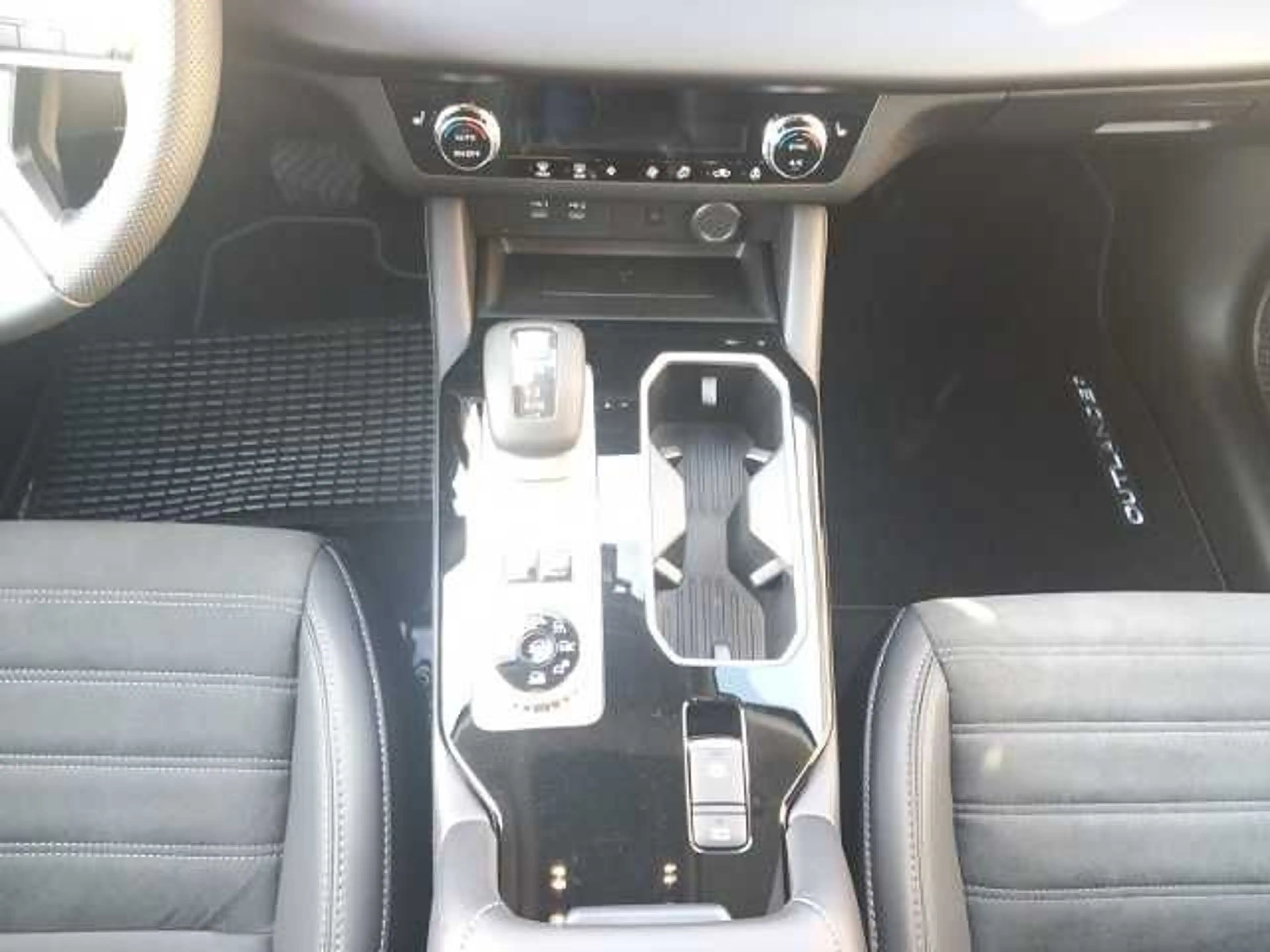 Mitsubishi Outlander 2.4L PHEV Diamant PLUS *STANDHEIZUNG* — photo 11