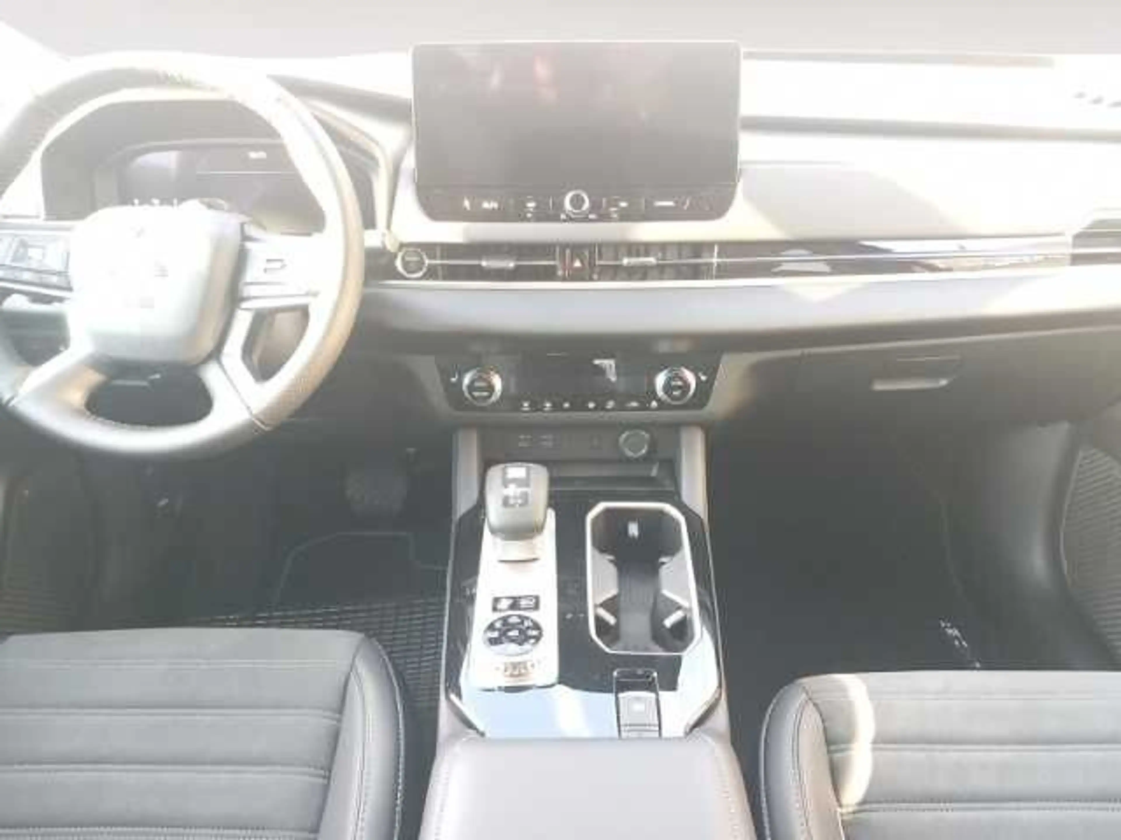 Mitsubishi Outlander 2.4L PHEV Diamant PLUS *STANDHEIZUNG* — photo 10