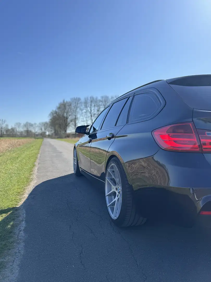 BMW 335 335i Touring Sport-Aut. Sport Line - 2