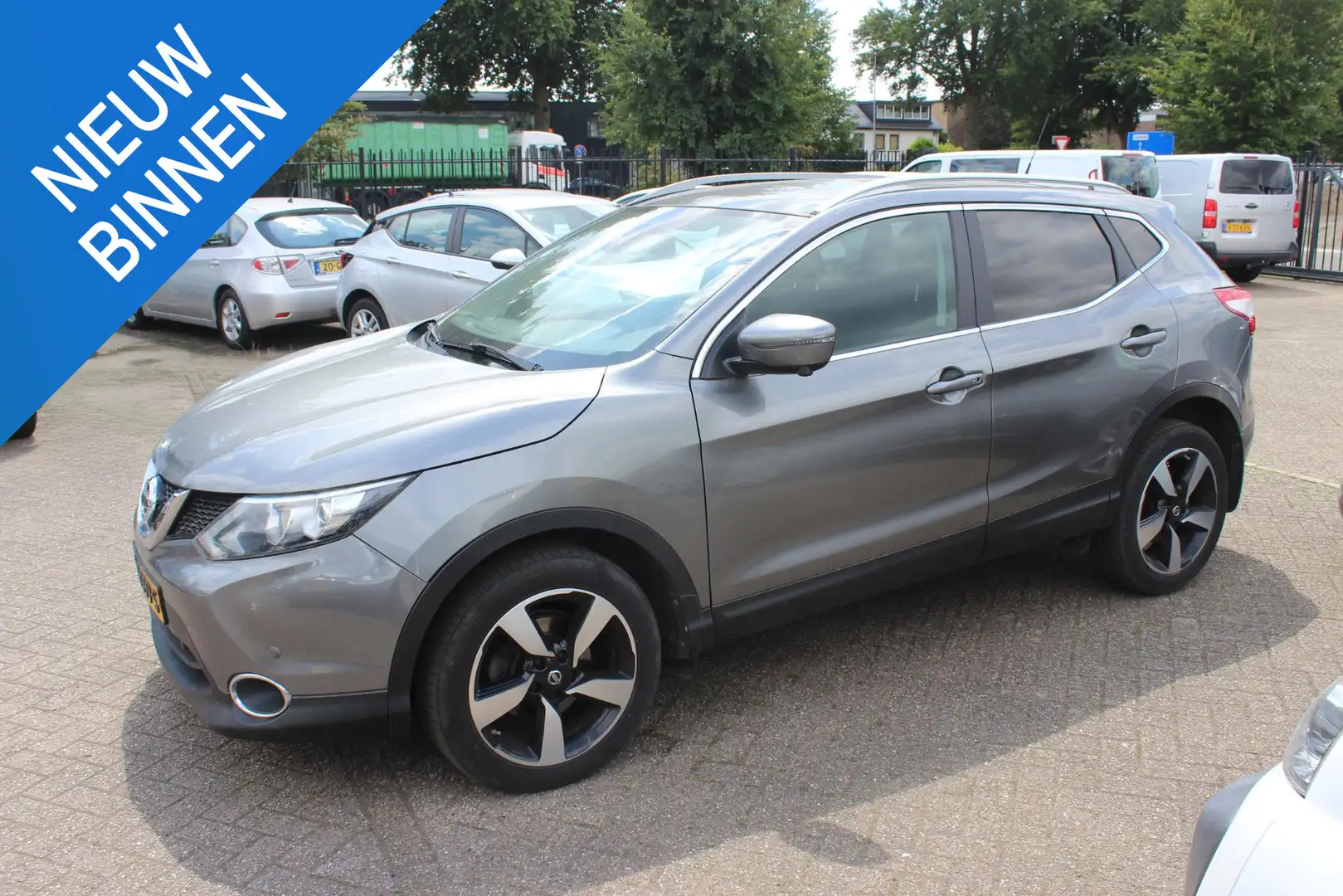 Nissan Qashqai 1.2 N-Connecta MOTOR DEFECT! Grijs - 1