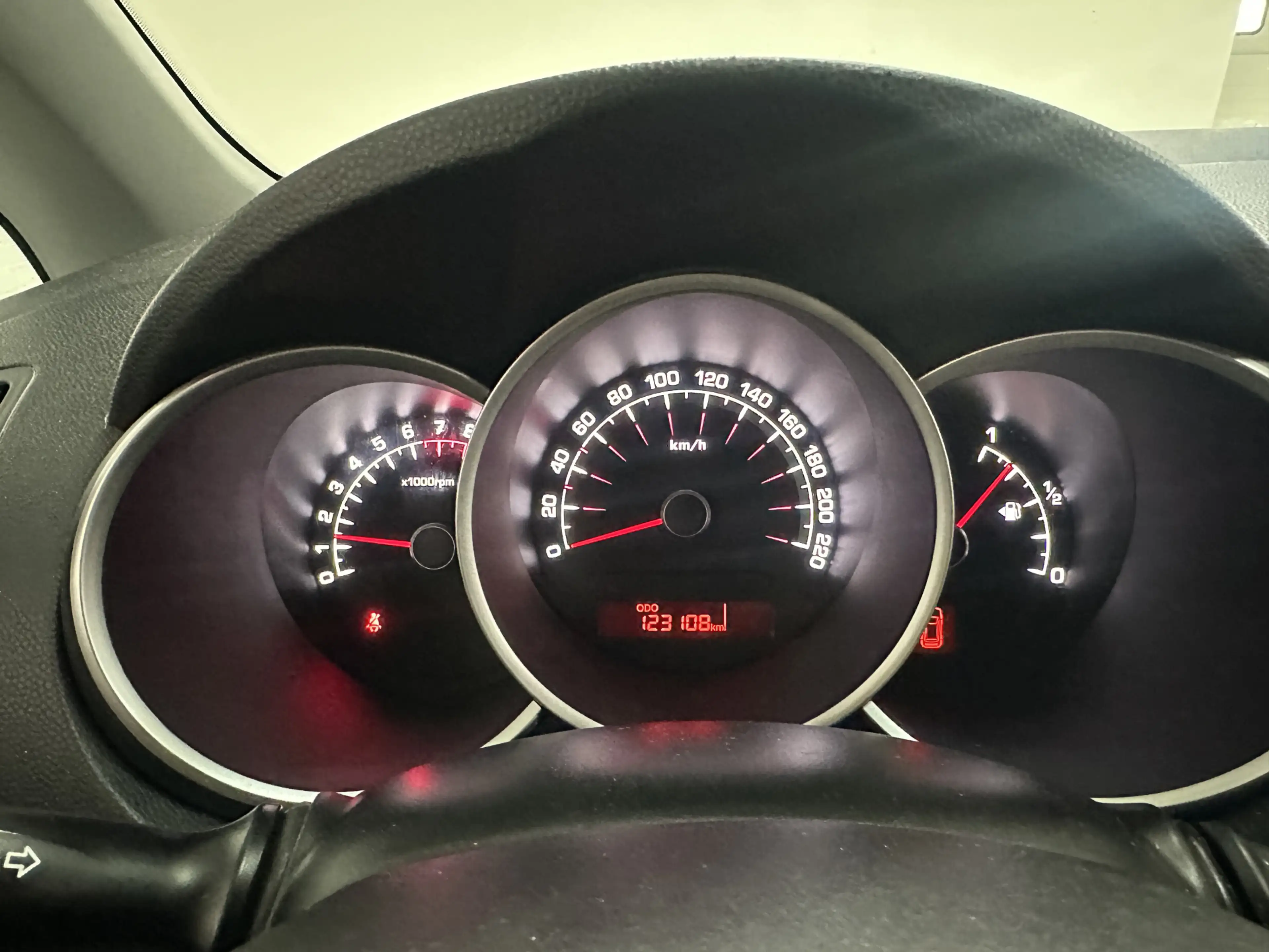 Kia Venga 1.6 CVVT DynamicPLusLine CLIMA / CRUISE / CEMERA / — photo 21