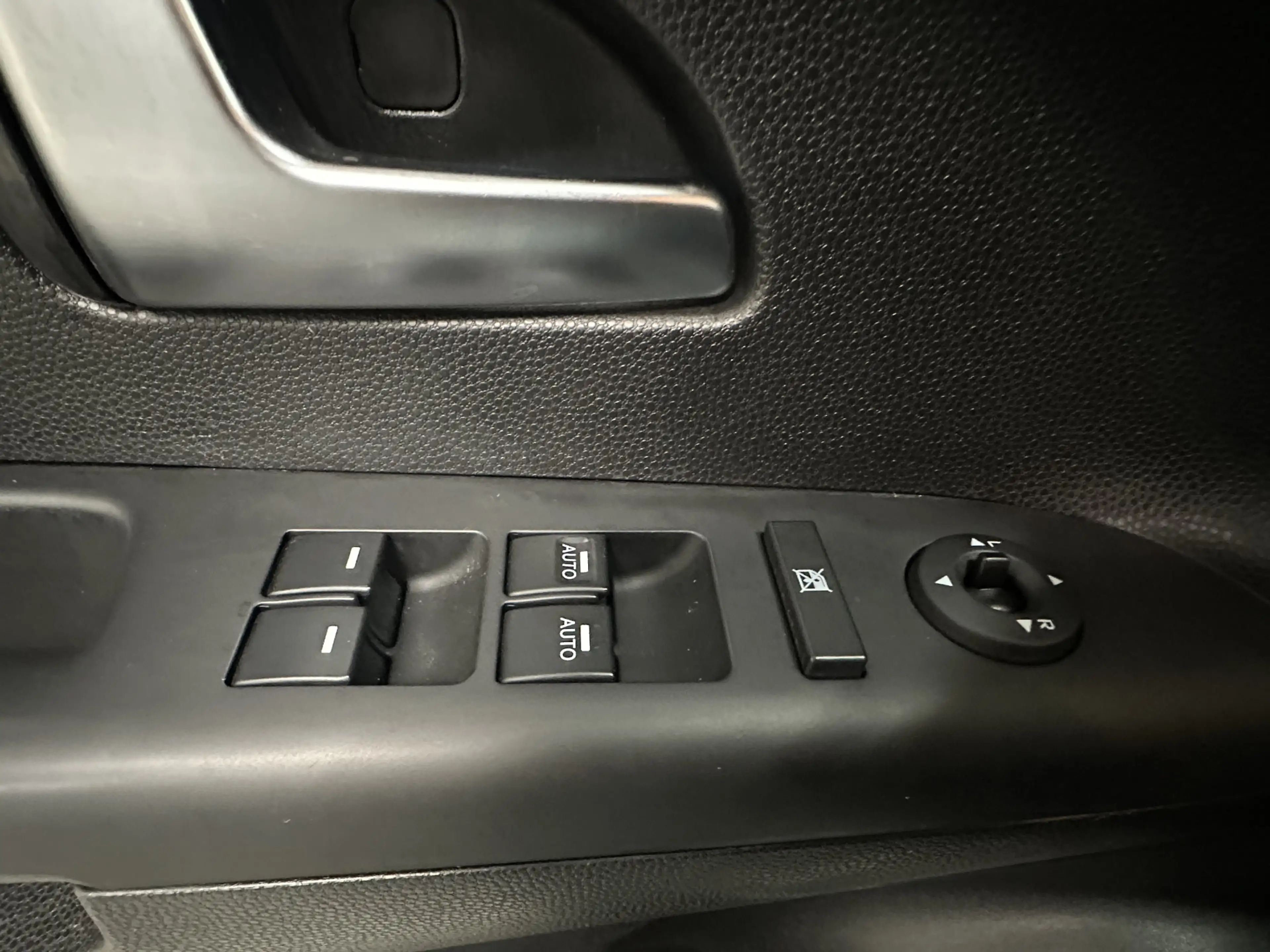 Kia Venga 1.6 CVVT DynamicPLusLine CLIMA / CRUISE / CEMERA / — photo 20