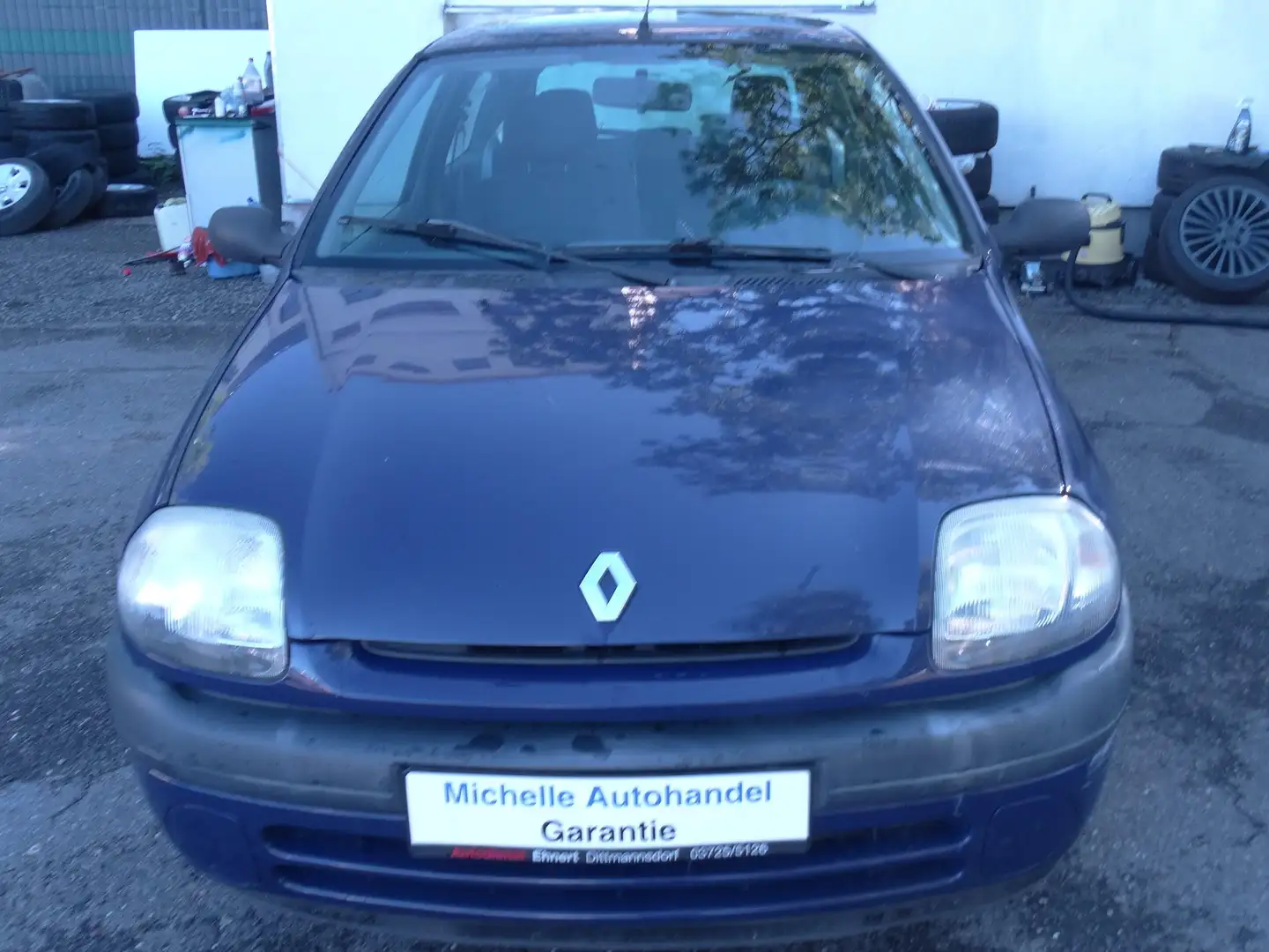 Renault Clio Bleu - 1