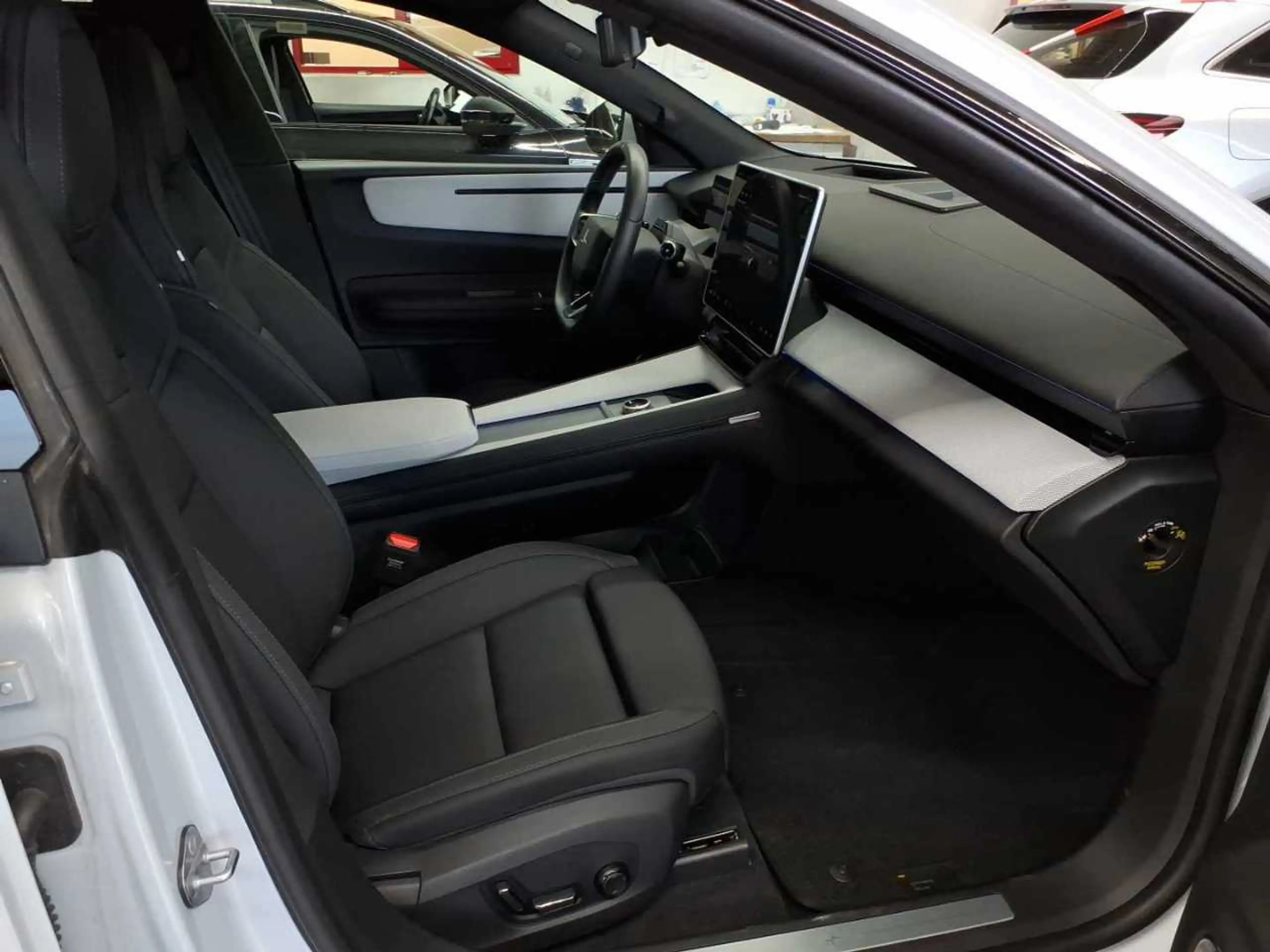 Polestar 4 Polestar 4 RWD 100kWh Plus Pilot 21" — photo 8