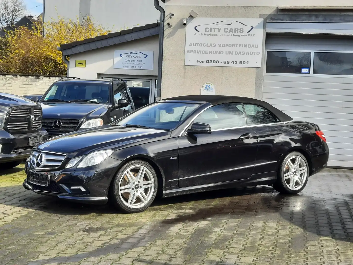 Mercedes-Benz E 250 CDI DPF Cabrio Avantgarde AMG TOP Zustand!!! Černá - 1
